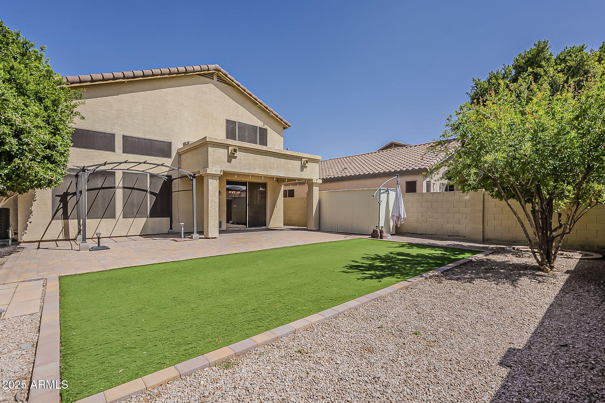 927 W AZALEA Place
