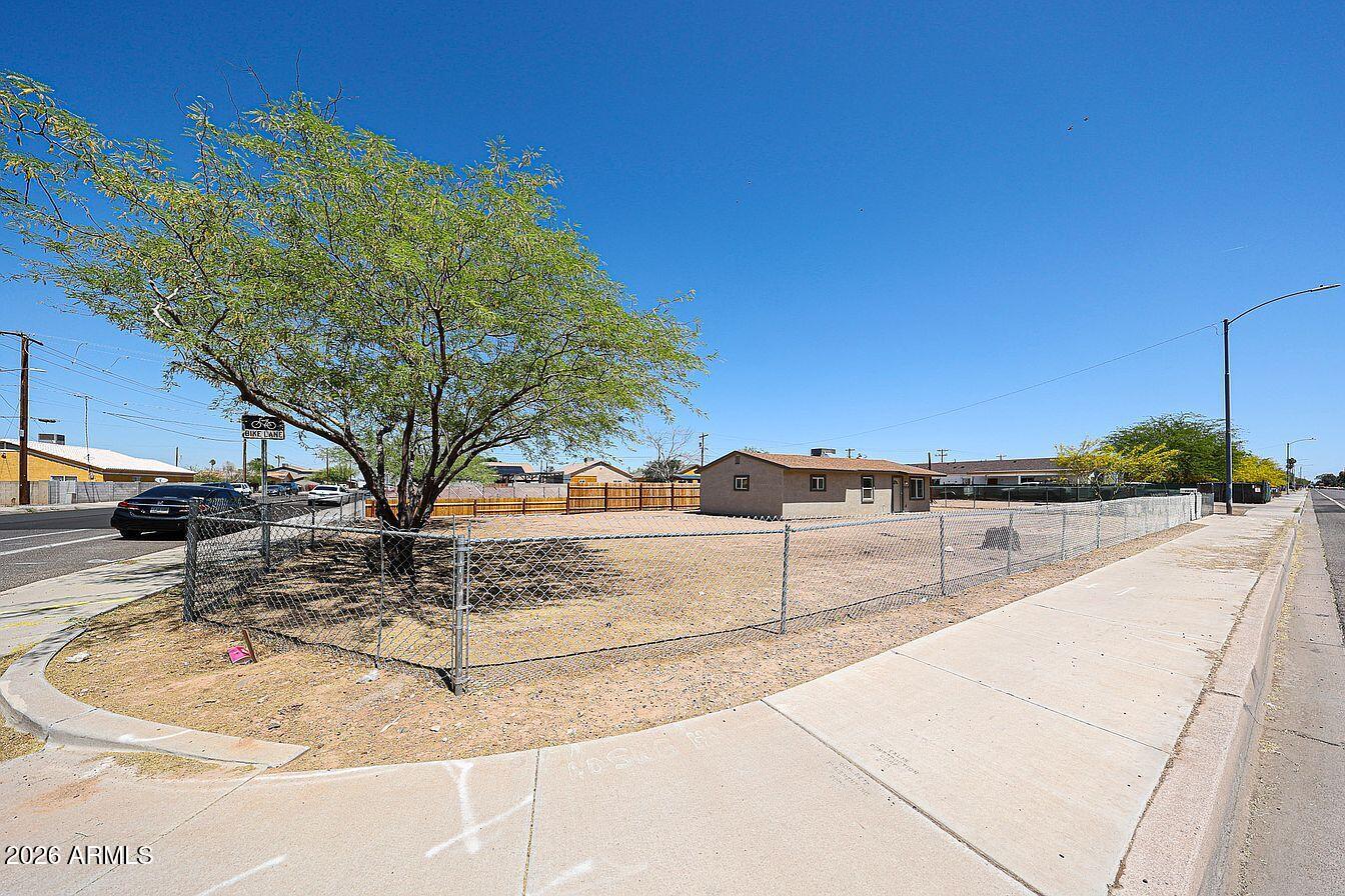 2810 E Roeser Road