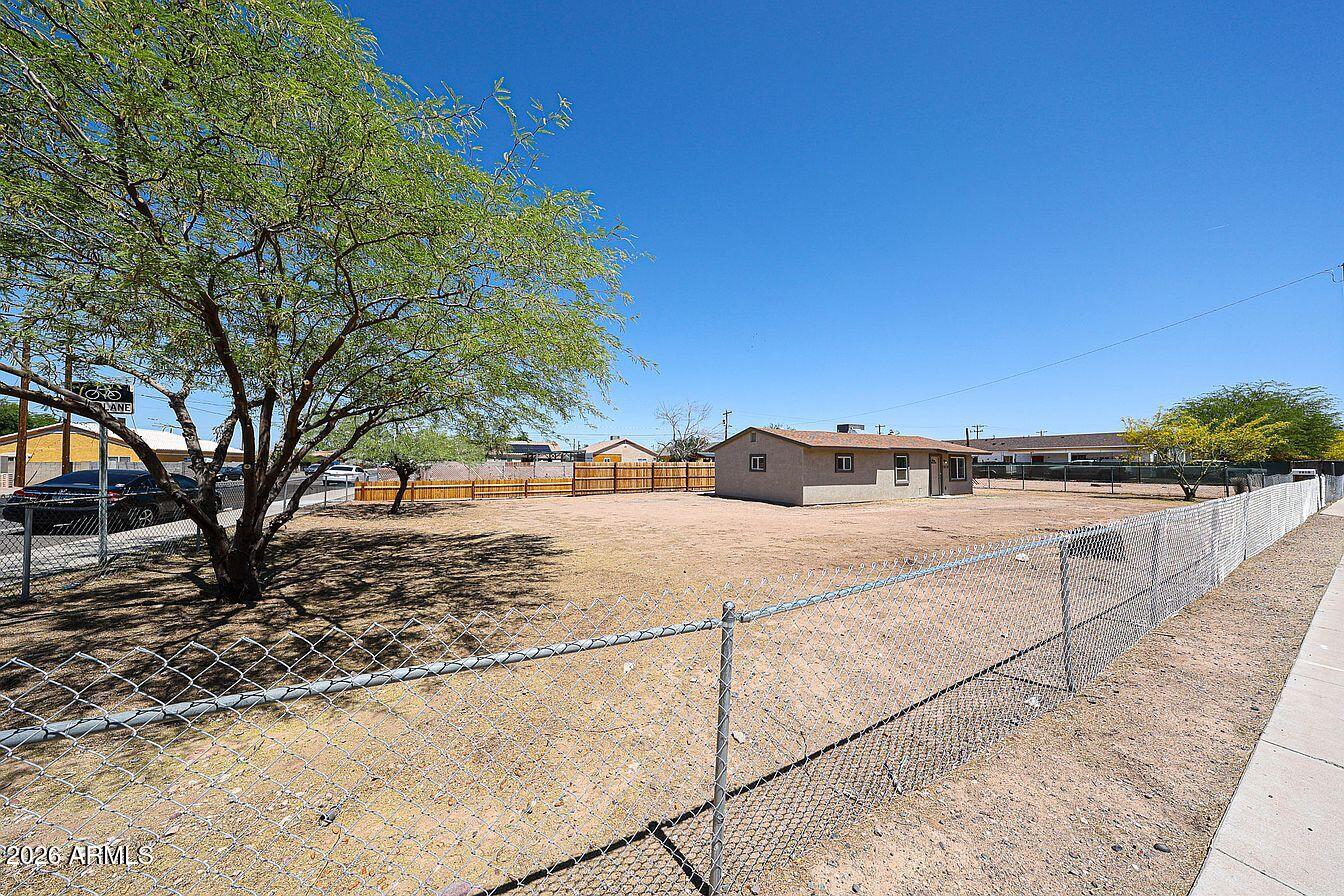 2810 E Roeser Road