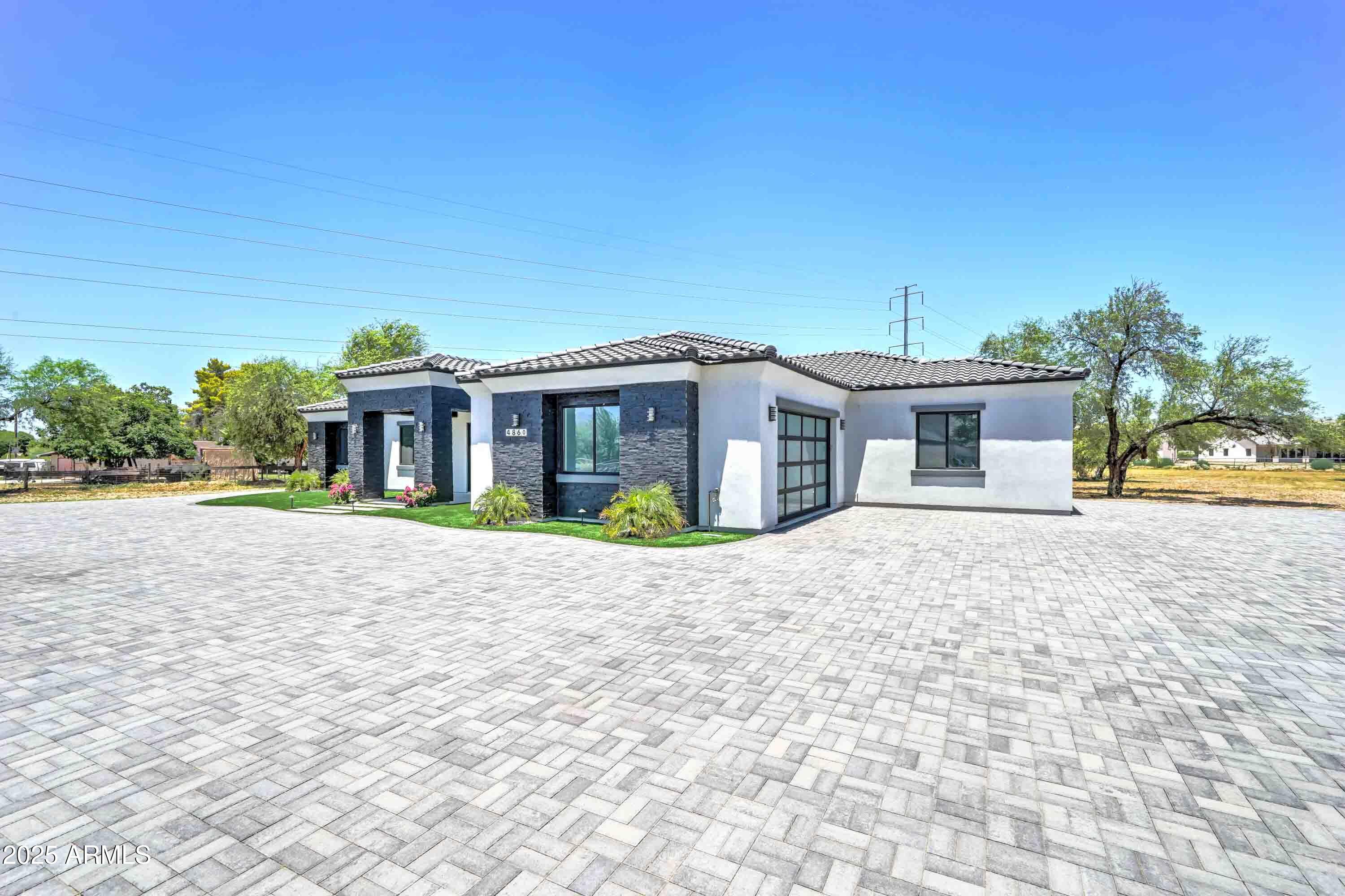 4860 W SUNRISE Drive
