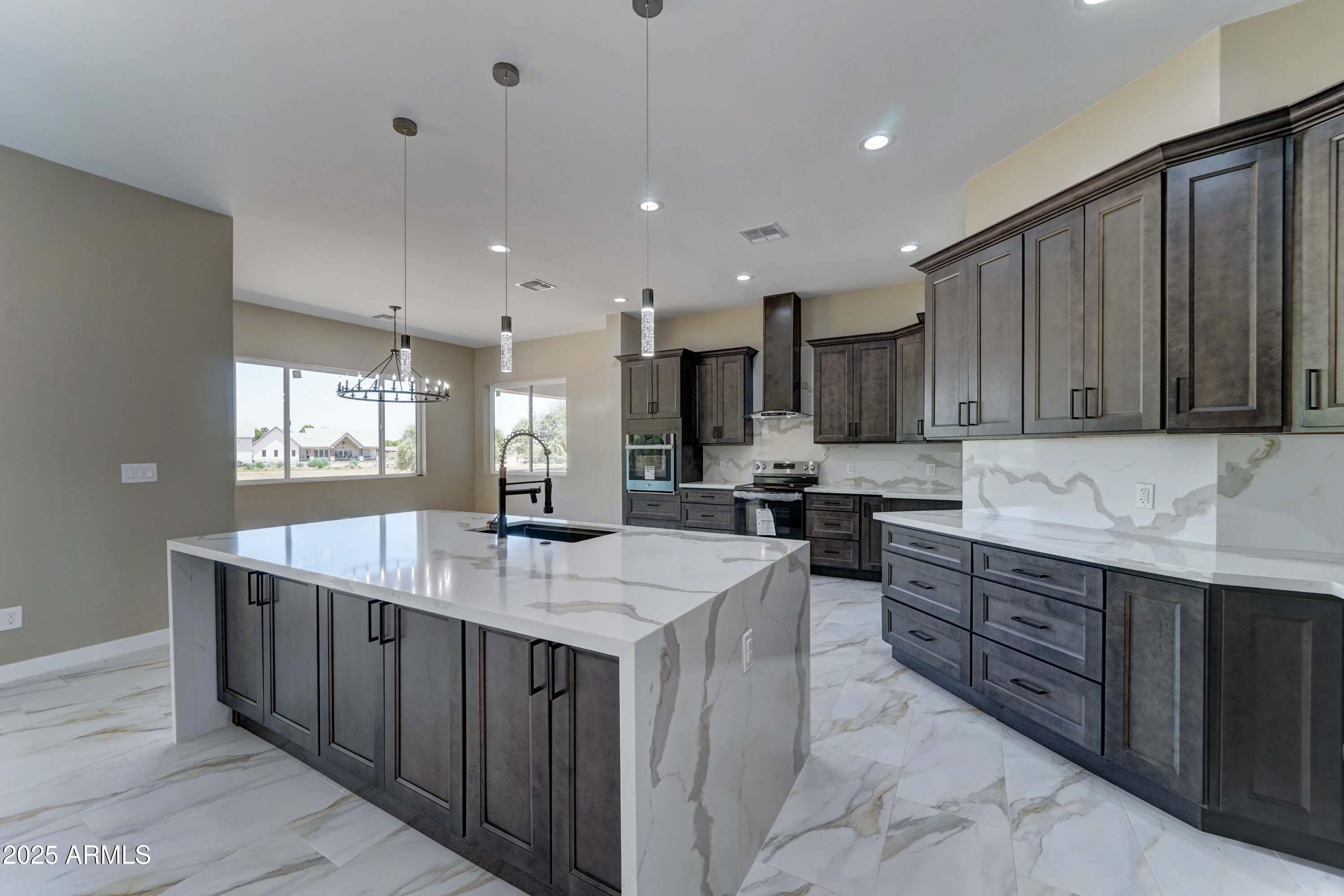 4860 W SUNRISE Drive