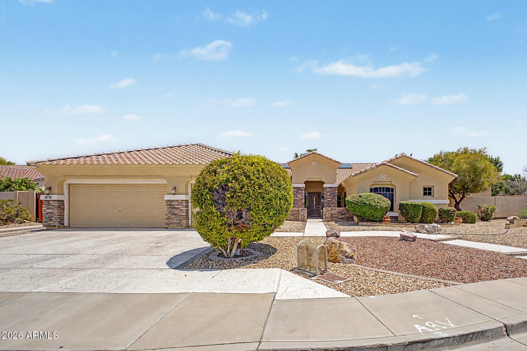 Photo of 5513 N 131st Drive, Litchfield Park, AZ 85340 (MLS # 7053402)