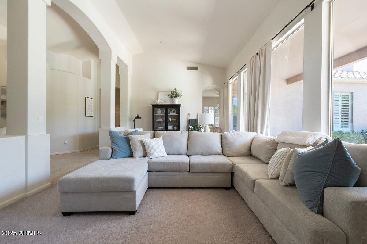 4628 W WHISPERING WIND Drive