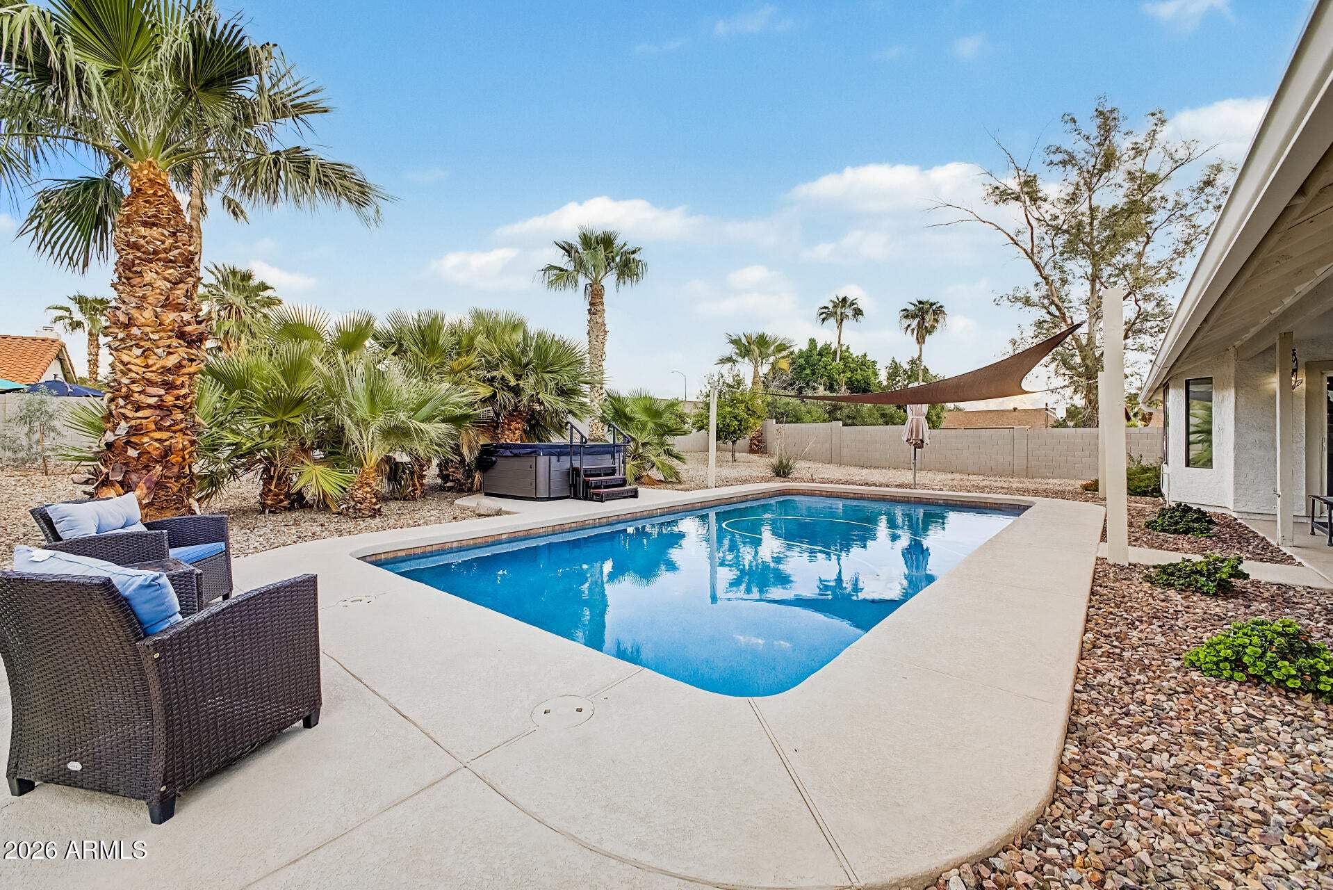 921 N SANDAL Circle