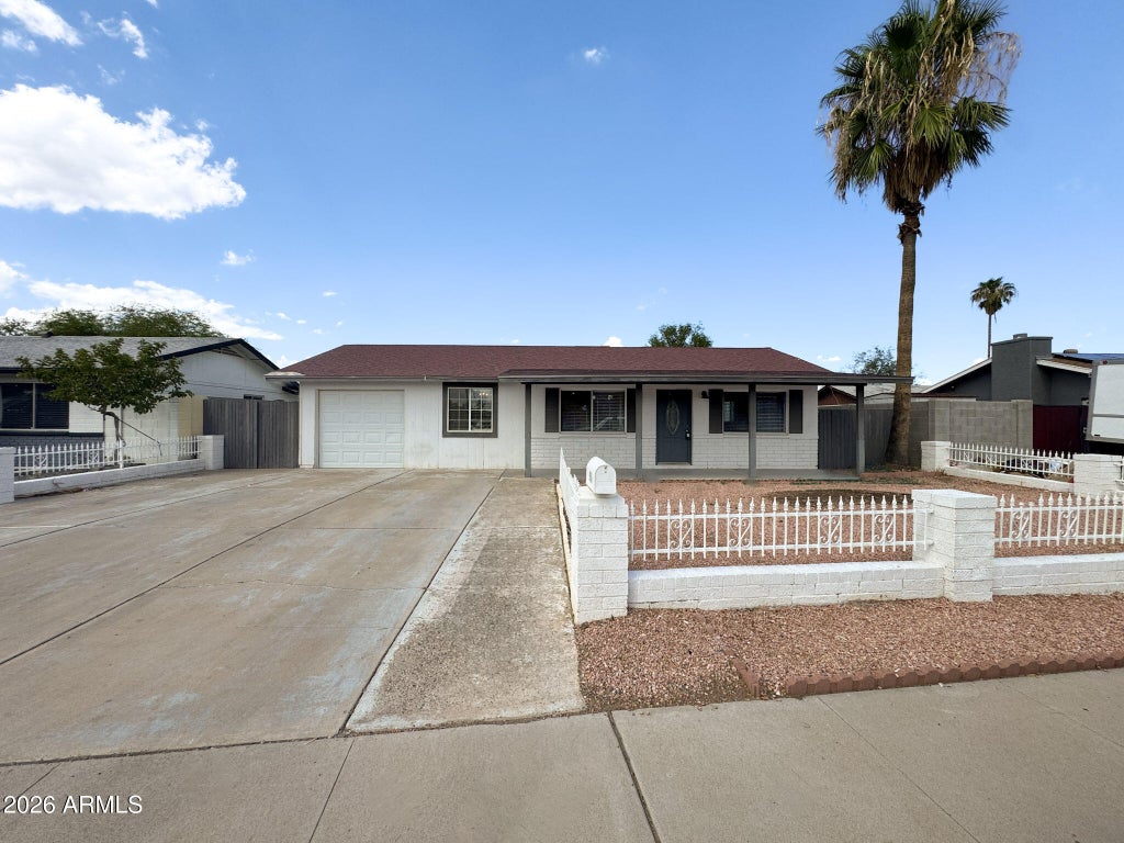 Photo of 936 E Flint Street, Chandler, AZ 85225 (MLS # 7090626)