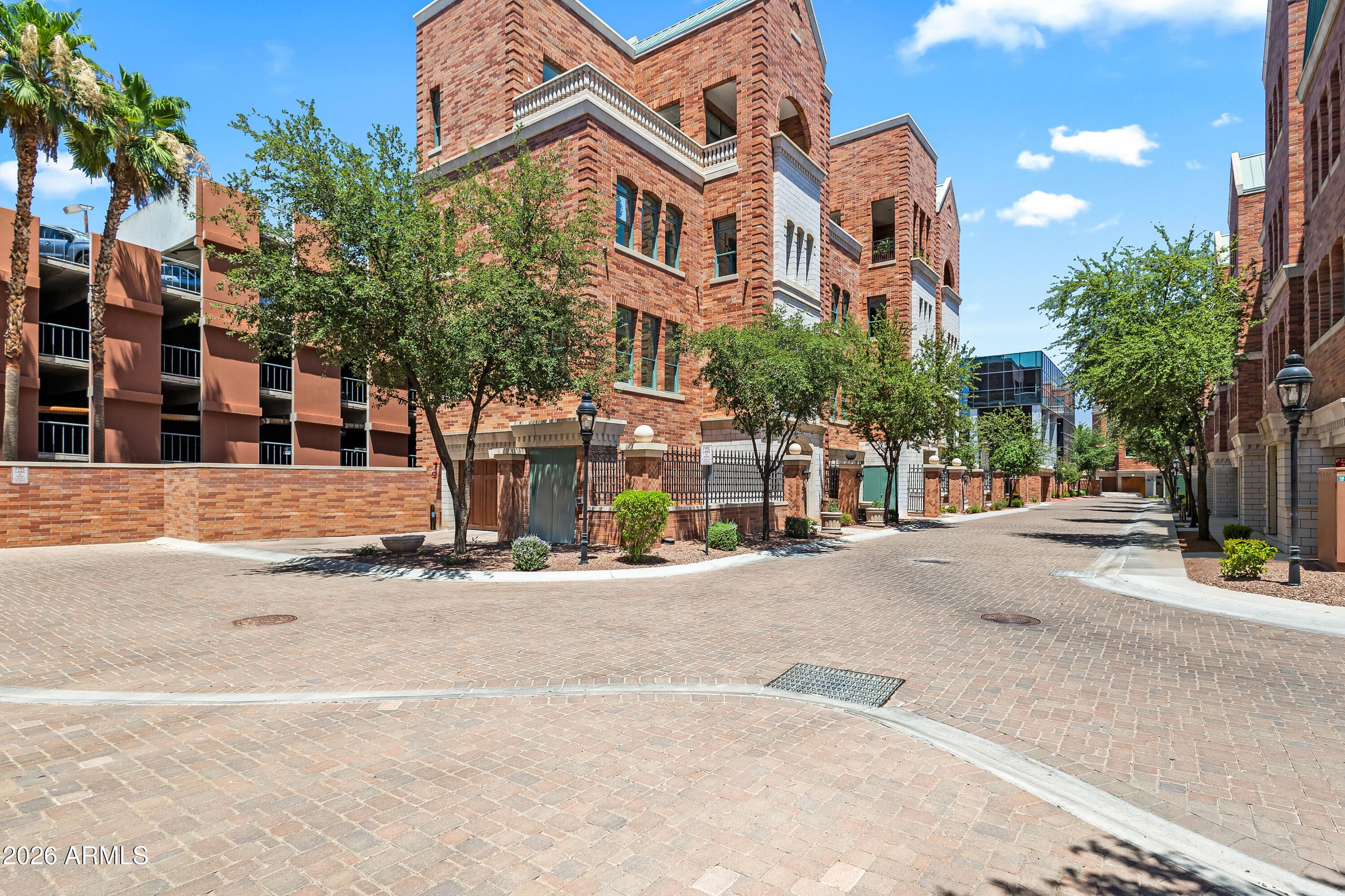 54 W PALM Lane 54