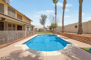 1465 N AVOCA --