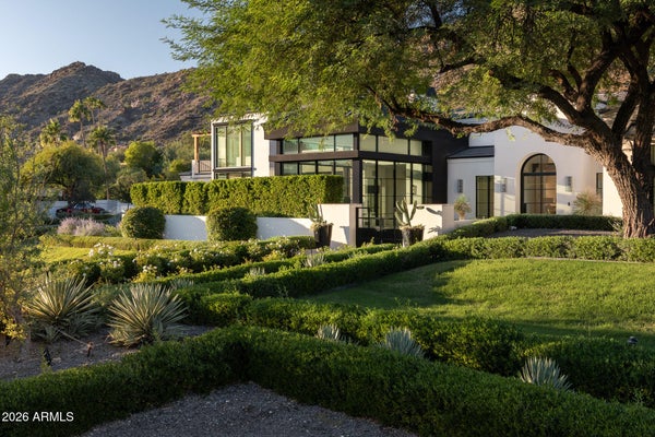6126 E JOSHUA TREE LN, PARADISE VALLEY, AZ 85253 - Image a83f2b3e2b9a23b63d89e8b60a476b6d/2175740486