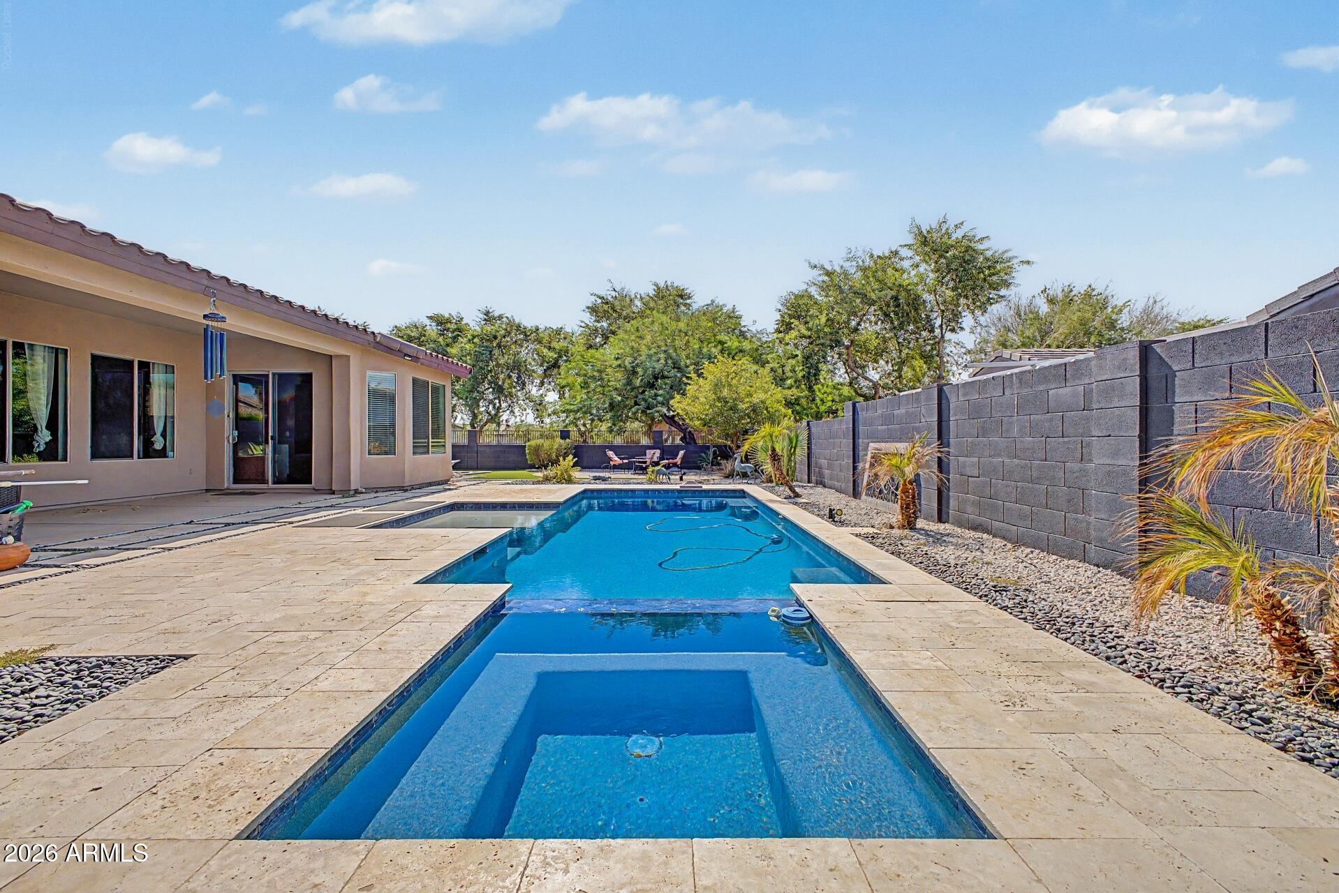 1902 E Desert Lane