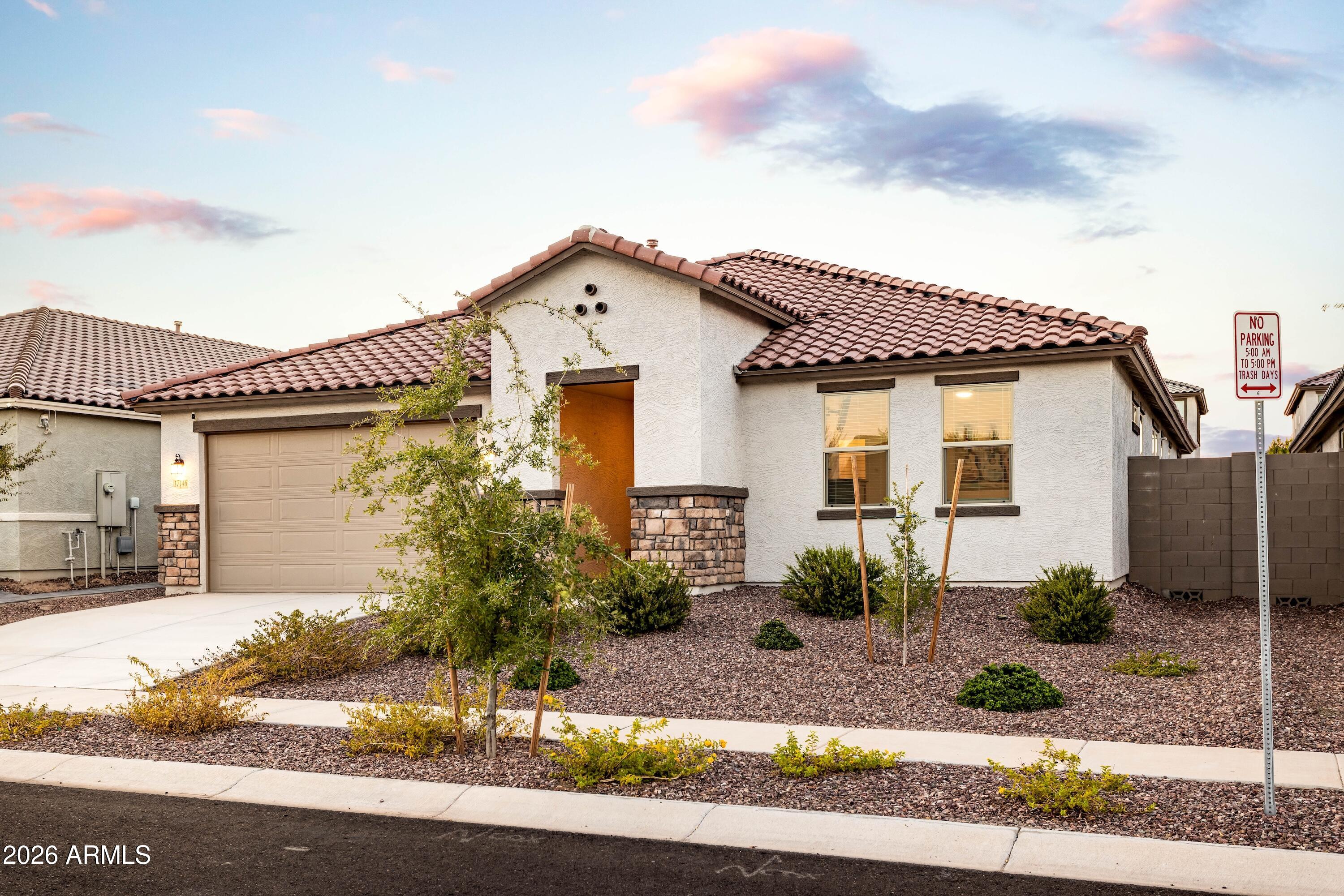 17146 W RUNNING DEER Trail