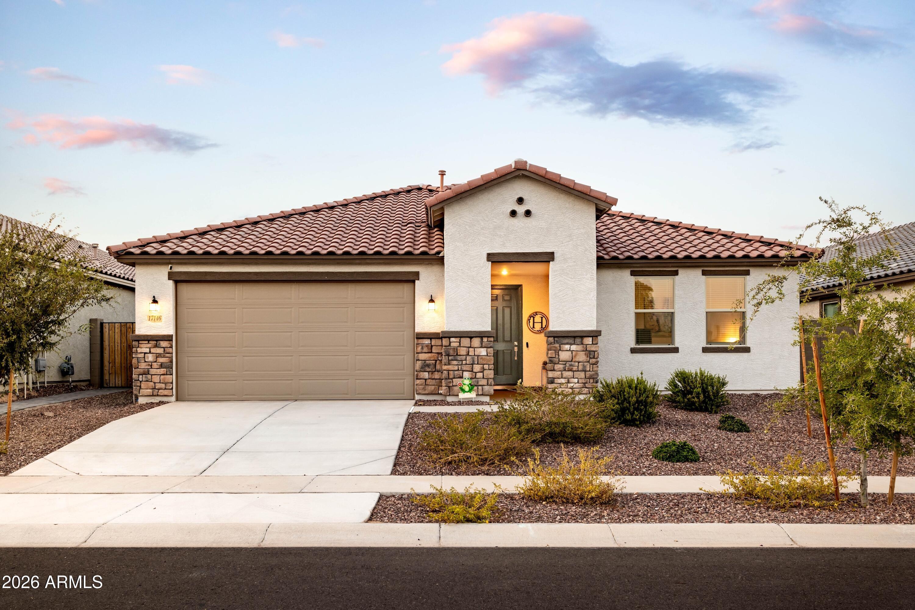 17146 W RUNNING DEER Trail