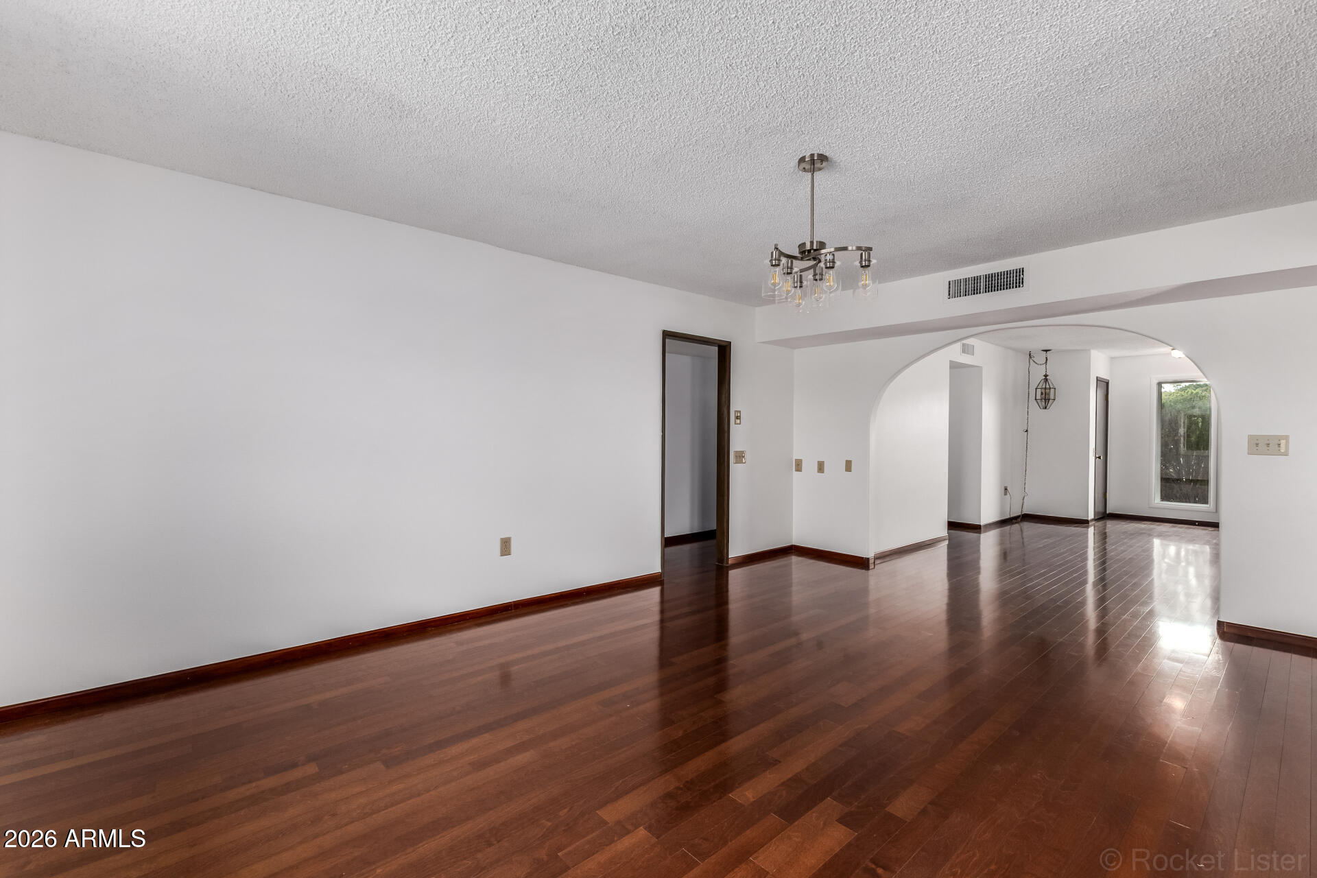 9326 W Willowbrook Drive