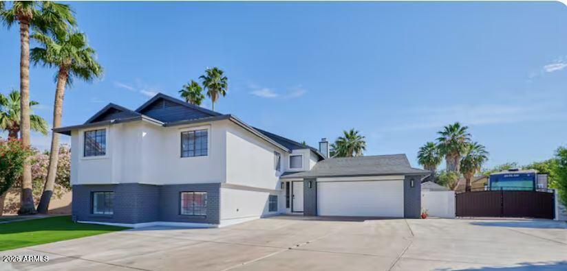 725 N BANNING Circle