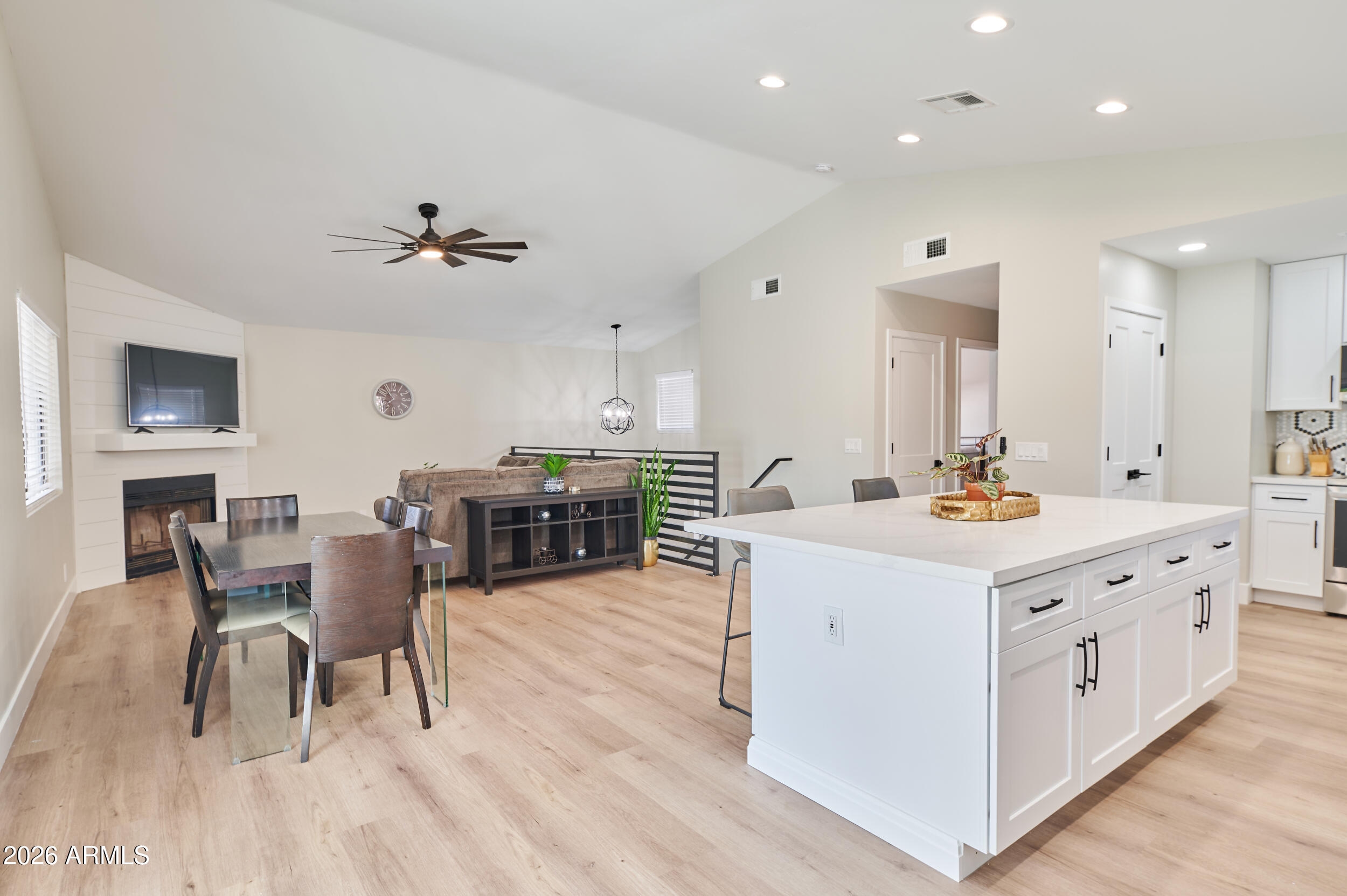725 N BANNING Circle