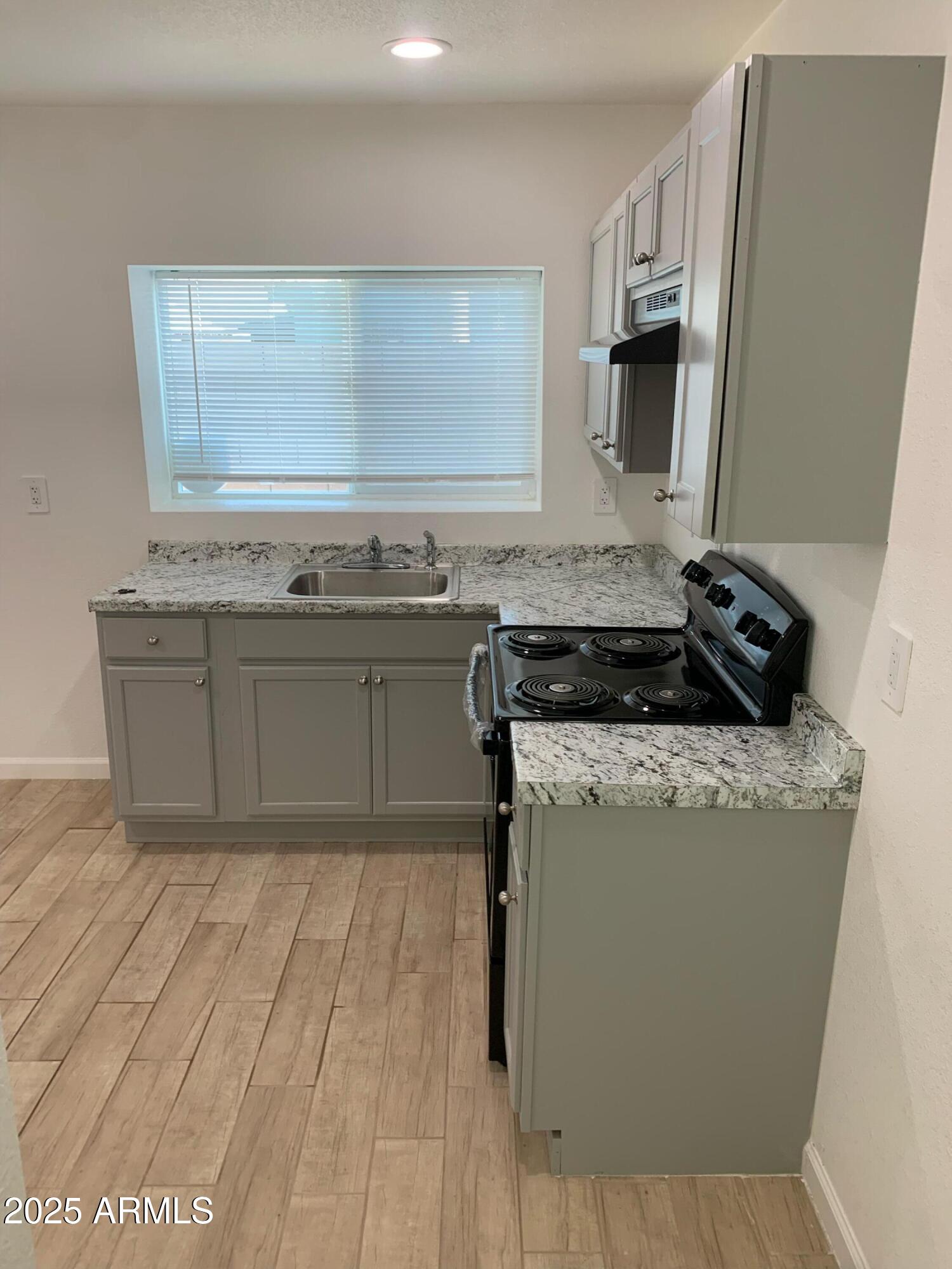 1759 W HADLEY Street C