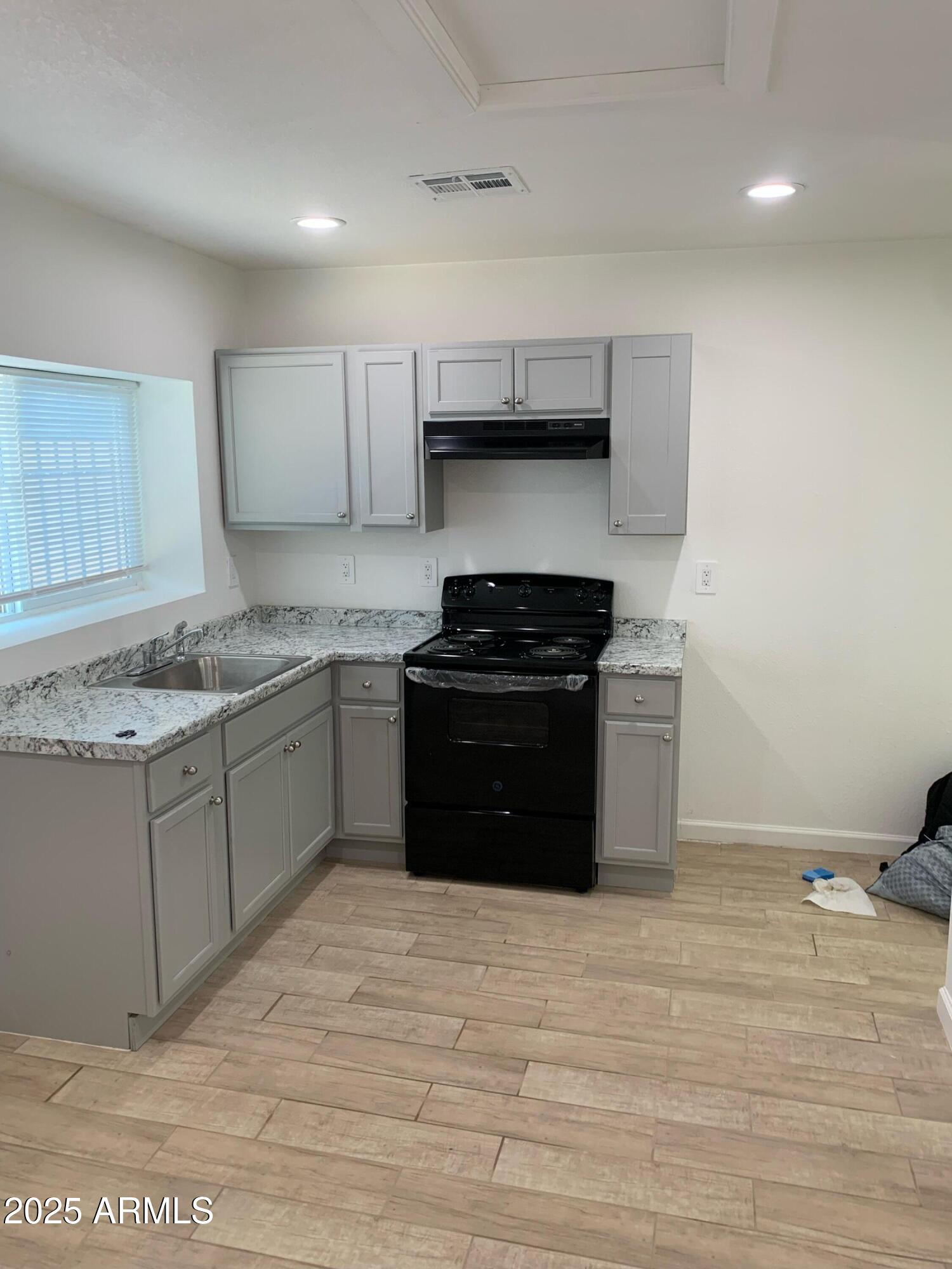 1759 W HADLEY Street C