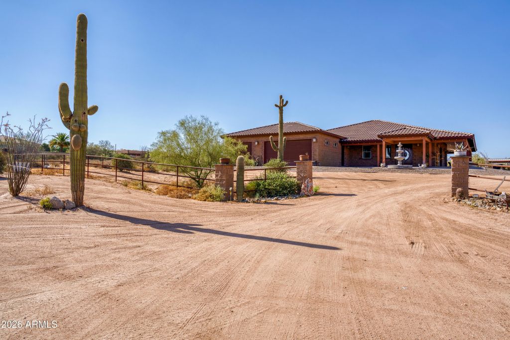 Photo of 17024 E Lone Mountain Road, Rio Verde, AZ 85263 (MLS # 7027382)