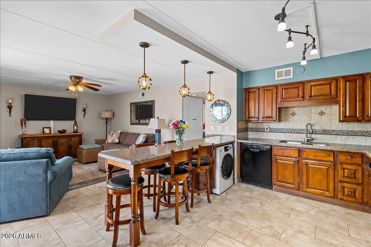 7751 E GLENROSA Avenue A6