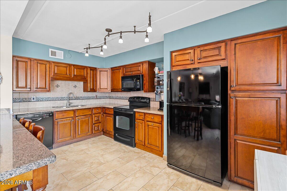 7751 E GLENROSA Avenue A6