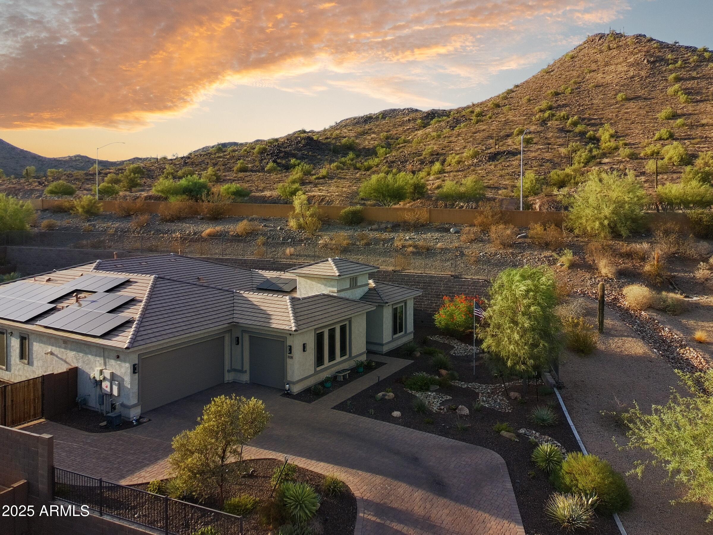 8528 W FALLEN LEAF Lane