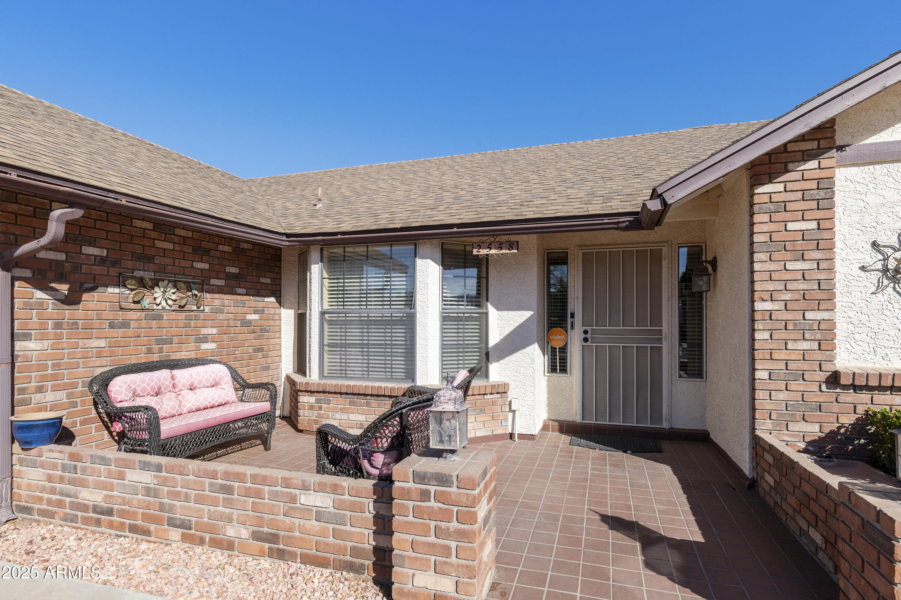 2558 E INGLEWOOD Street