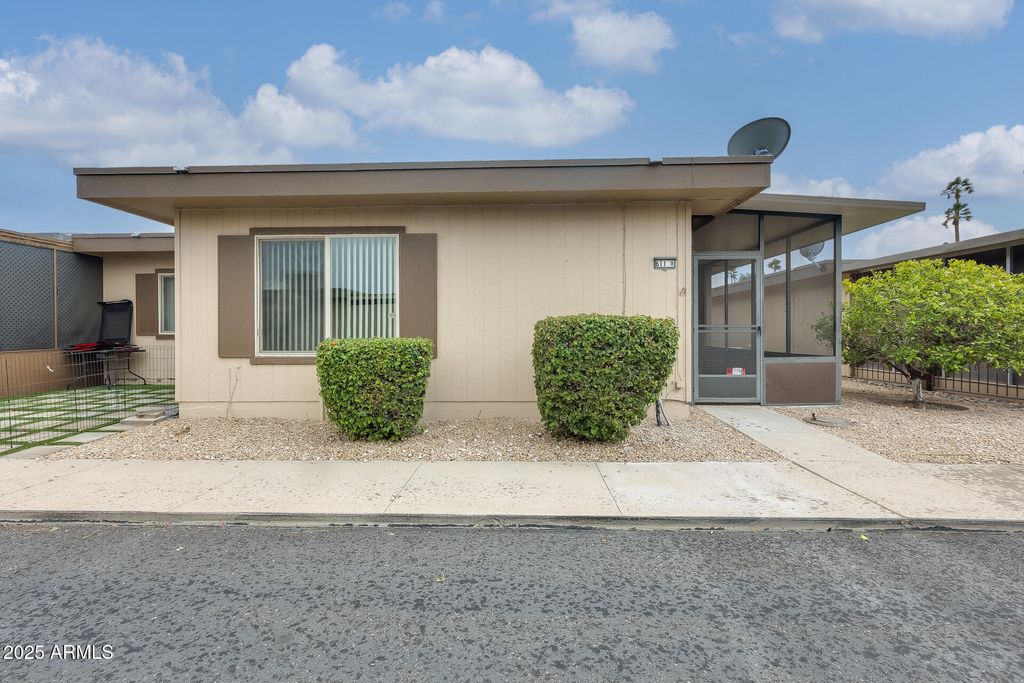 Photo of 13611 N 98th Avenue #D, Sun City, AZ 85351 (MLS # 6915551)
