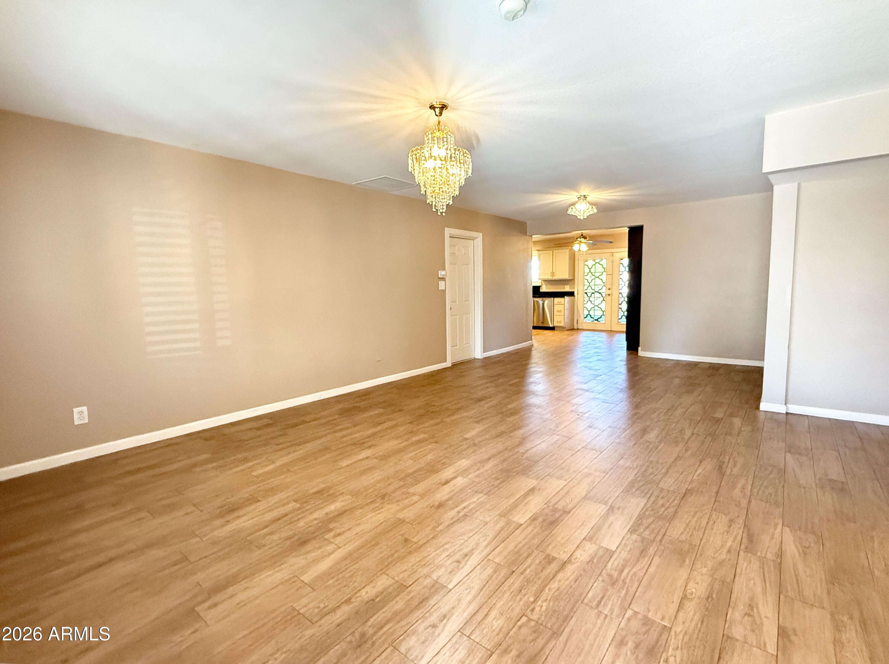 5212 E Cambridge Avenue