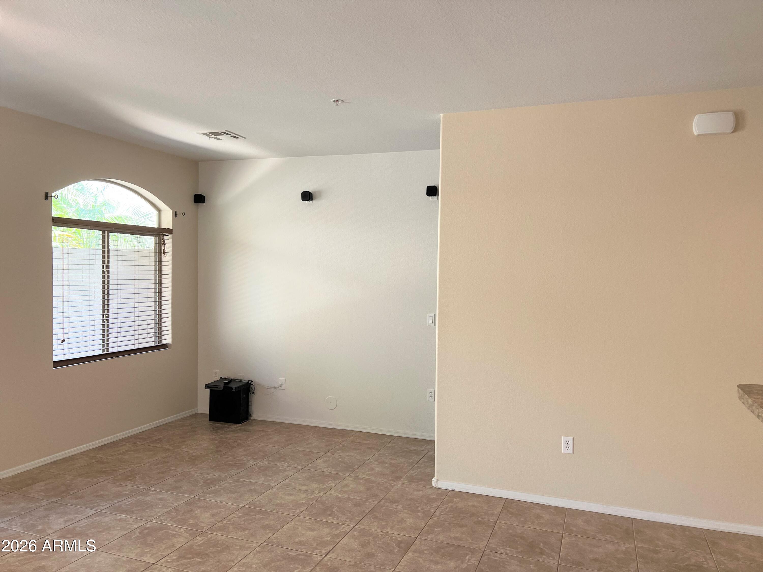 2150 W Alameda Road 1045