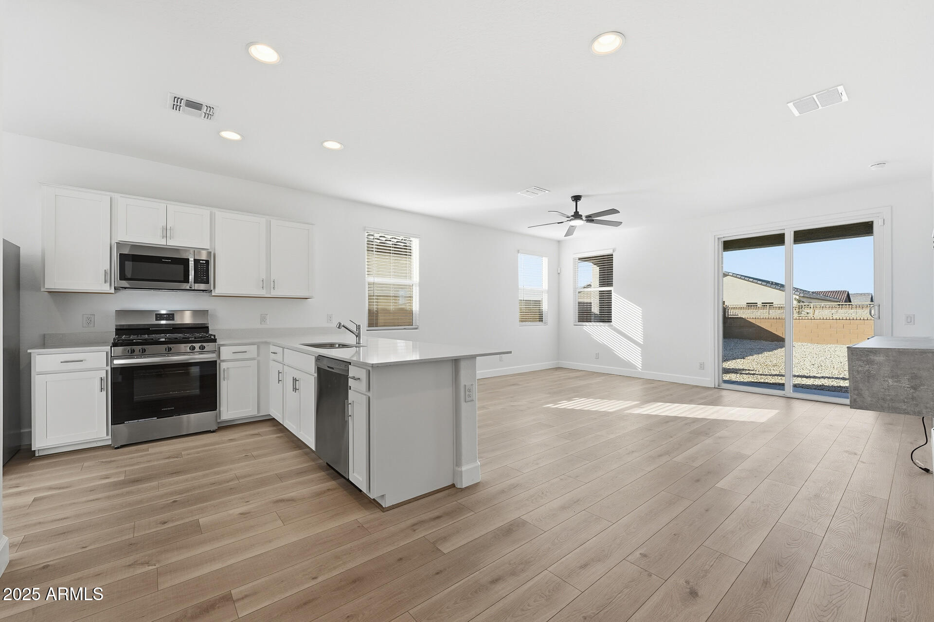 38030 N FRONT RUNNER Lane