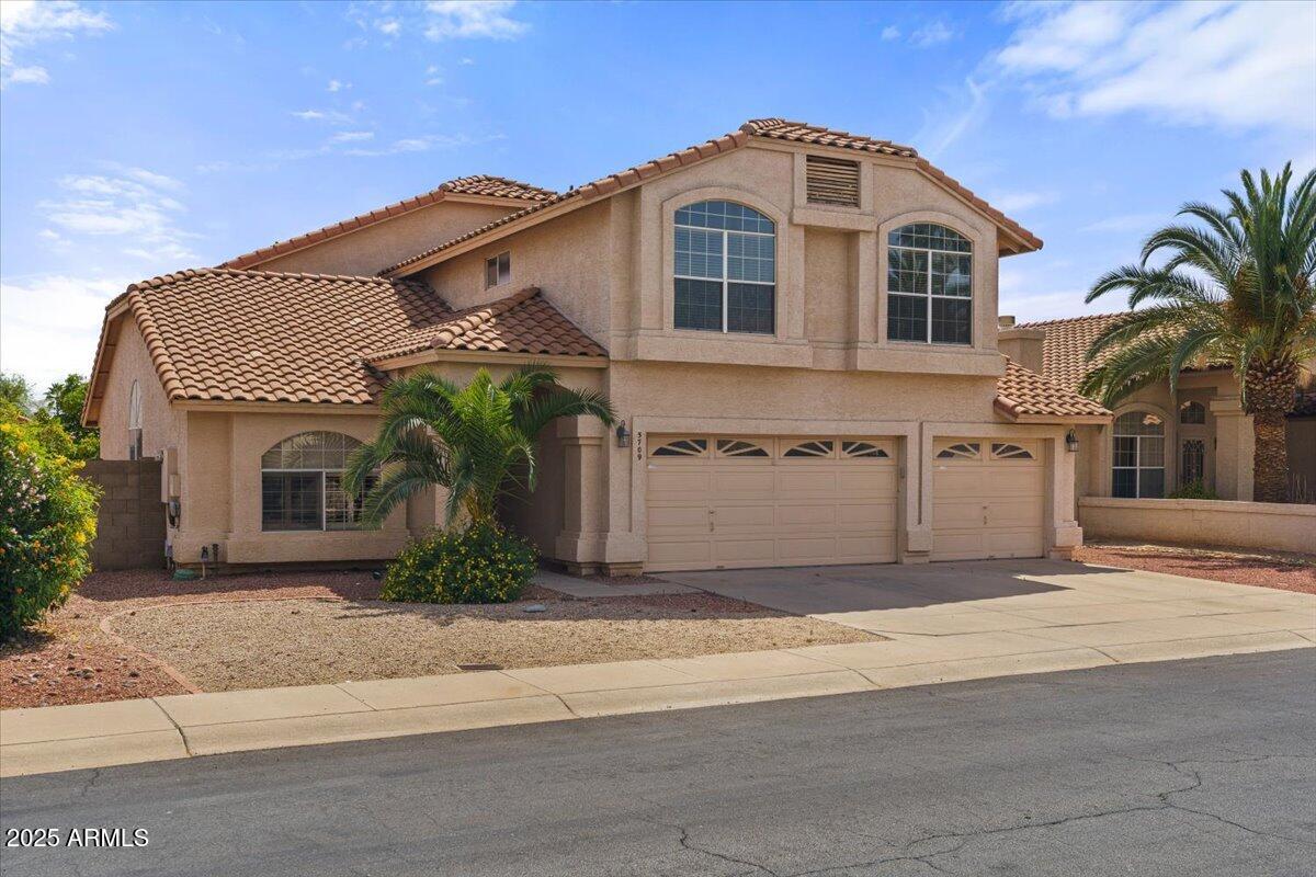 5709 E GELDING Drive