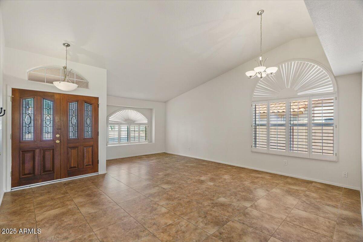 5709 E GELDING Drive