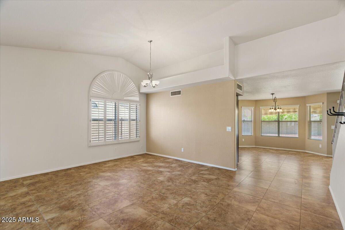 5709 E GELDING Drive