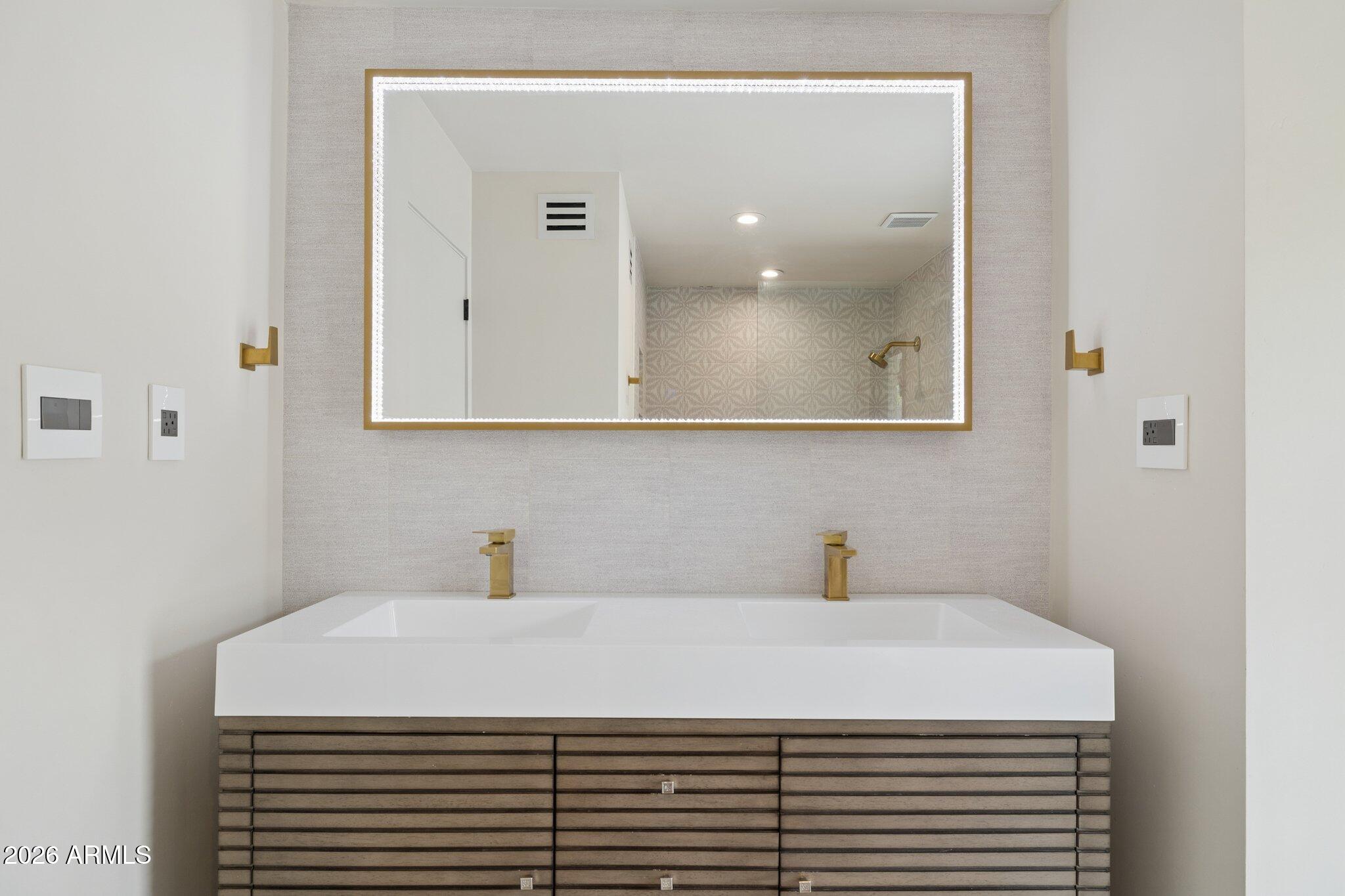 SURREY HILLS - Residential