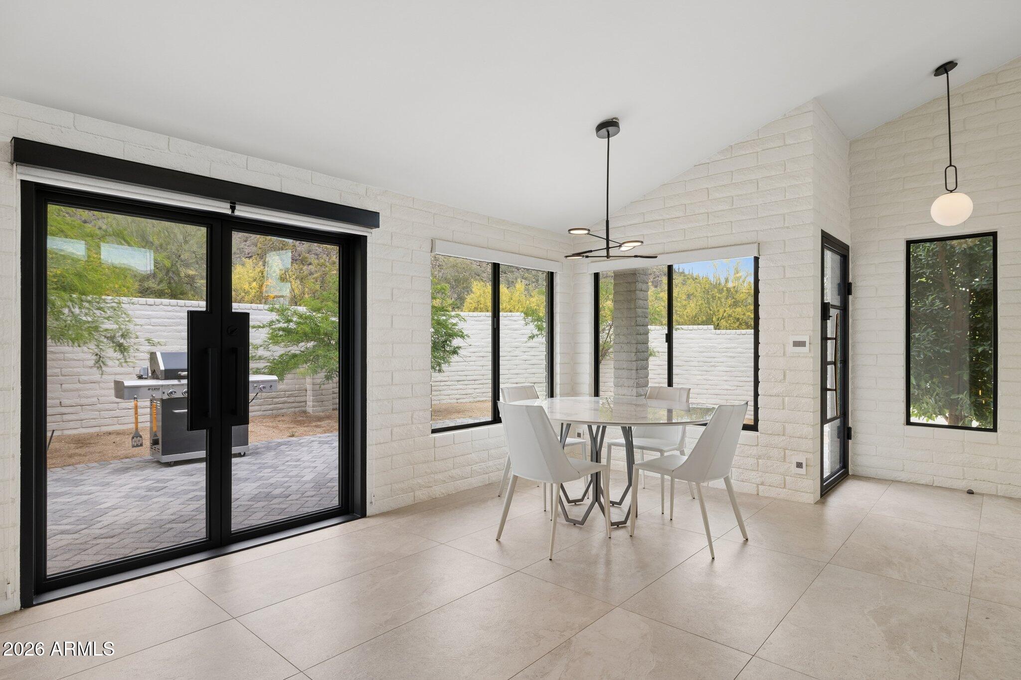 SURREY HILLS - Residential