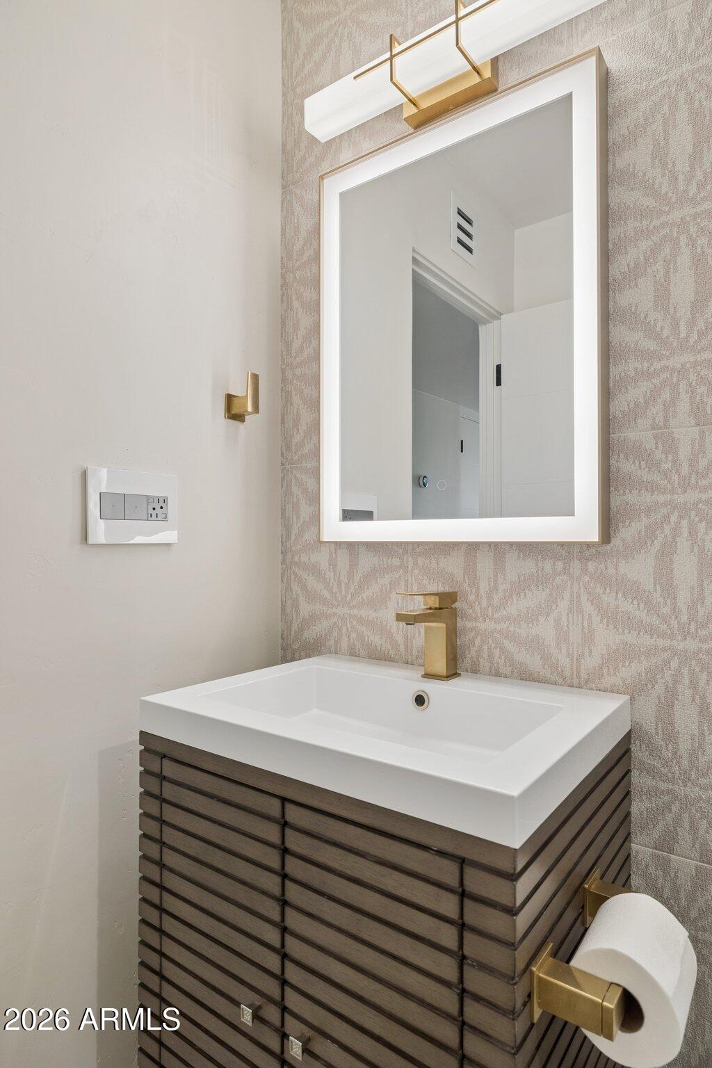 SURREY HILLS - Residential
