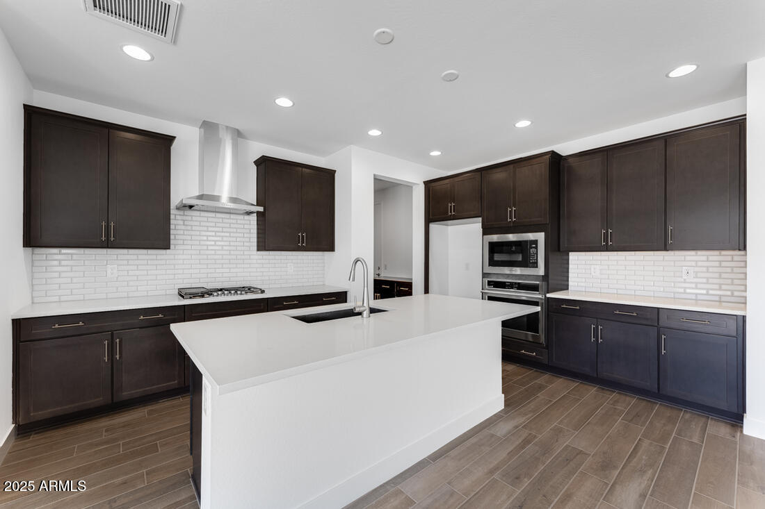 1329 W VIA DE OLIVOS Drive