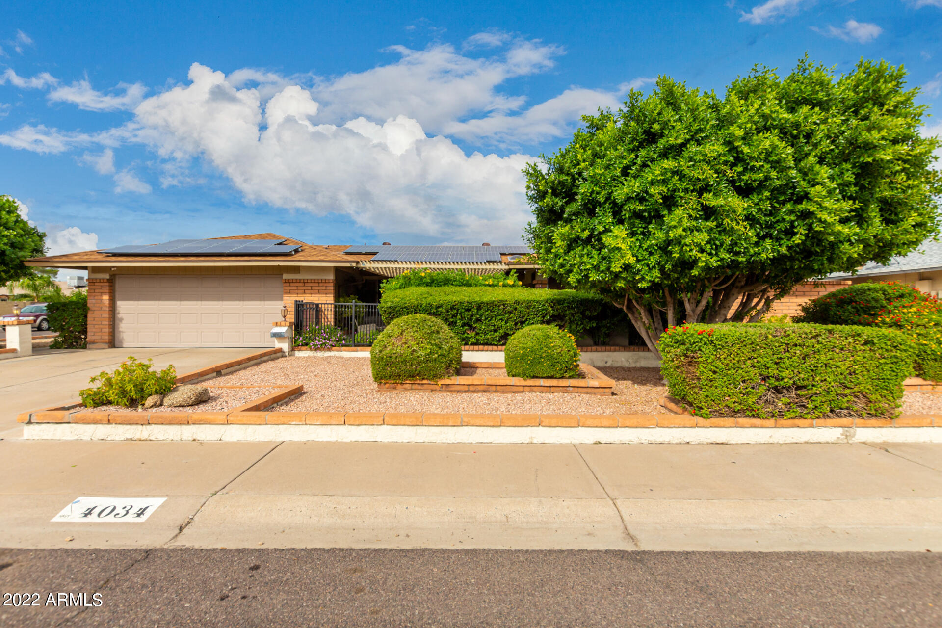 Photo 1 of 52 — 4034 W ANDERSON Drive, Glendale, AZ 85308