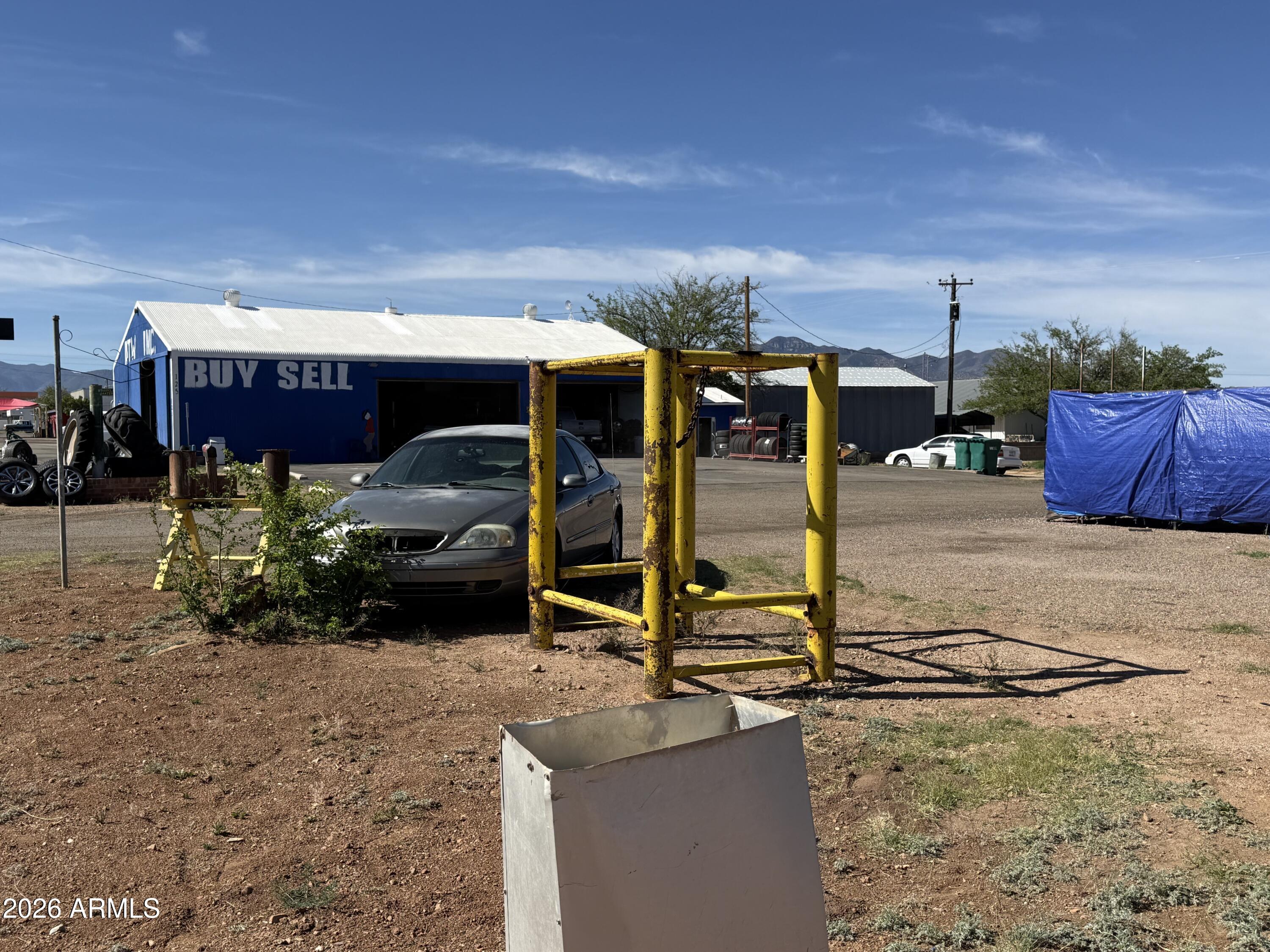 131 N HUACHUCA Boulevard