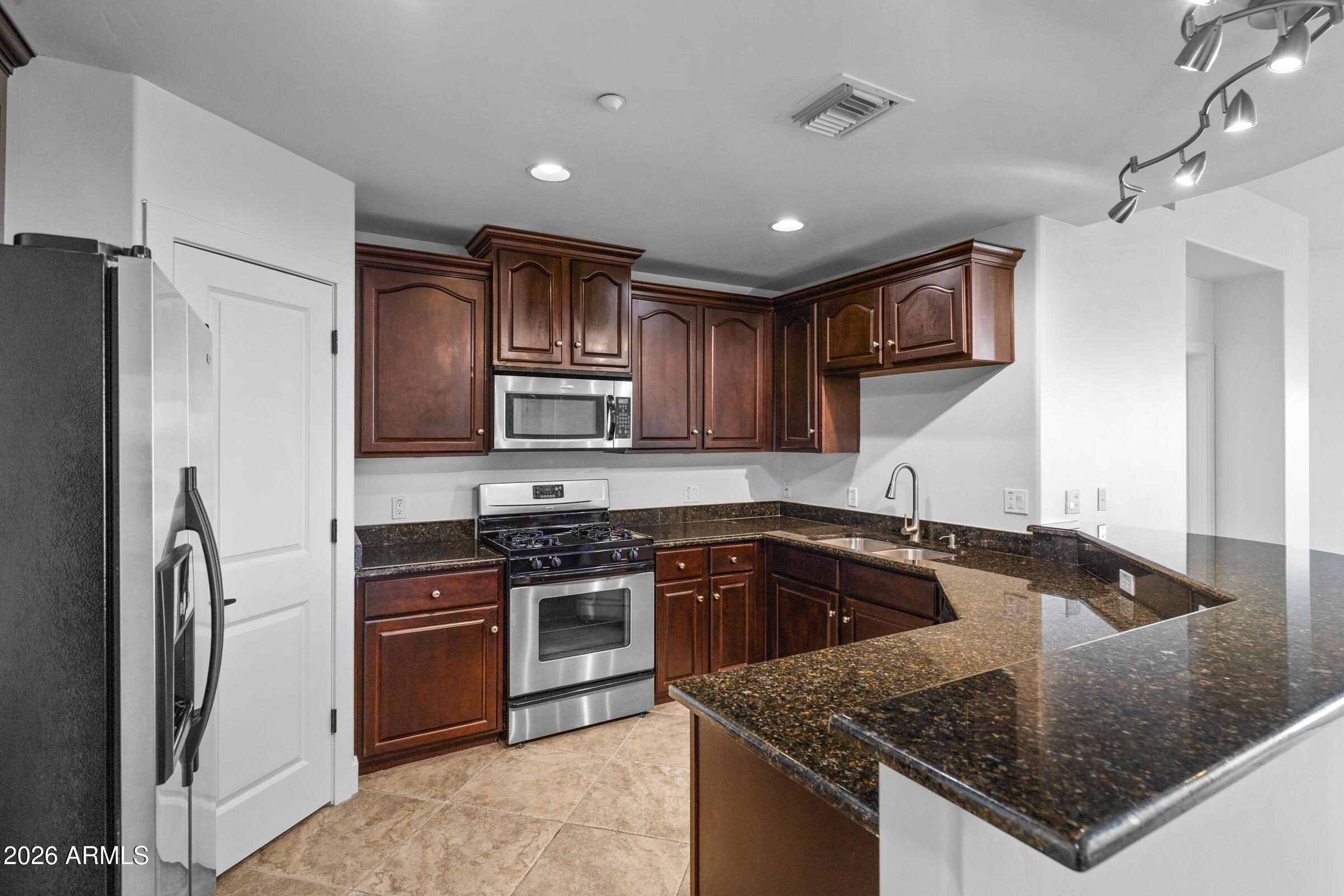 945 E PLAYA DEL NORTE Drive 5024