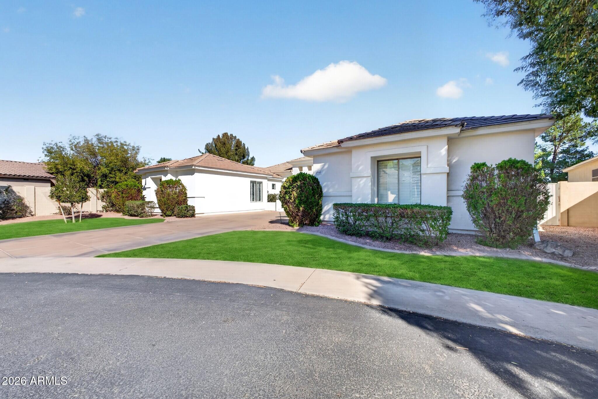 1961 S SANTA ANNA Drive