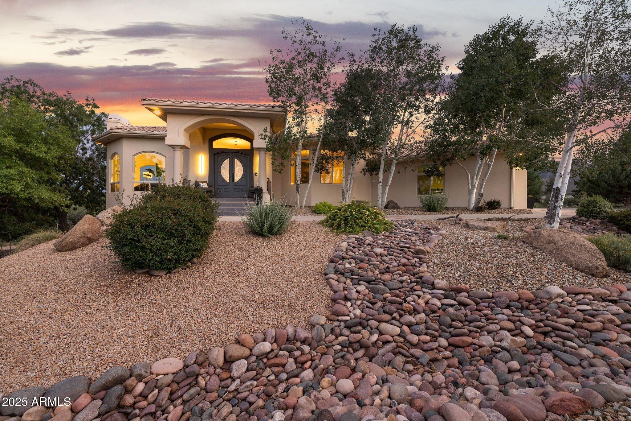 2085 W Live Oak Drive