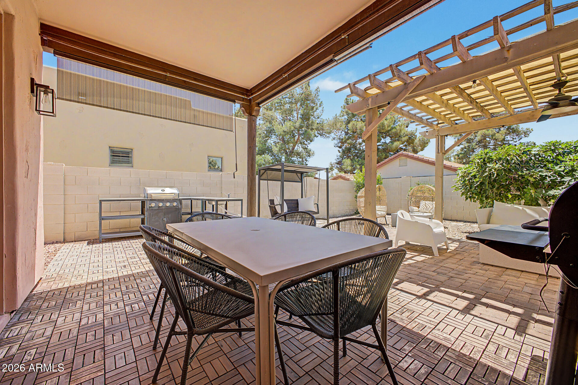 KINGS COURT AT VAL VISTA LAKES - Residential
