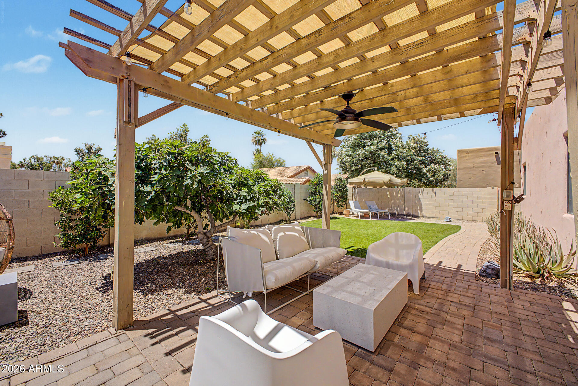 KINGS COURT AT VAL VISTA LAKES - Residential