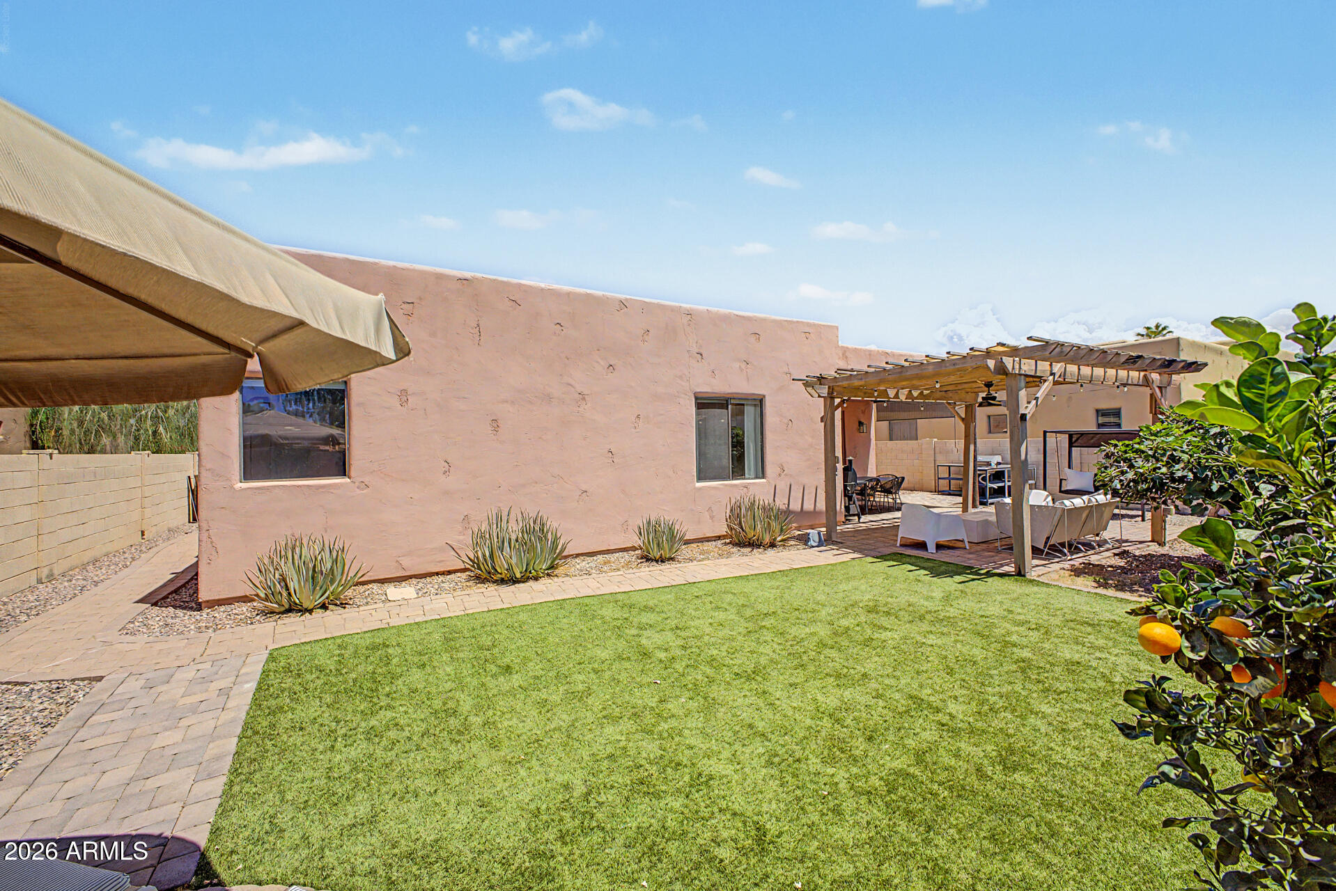 KINGS COURT AT VAL VISTA LAKES - Residential