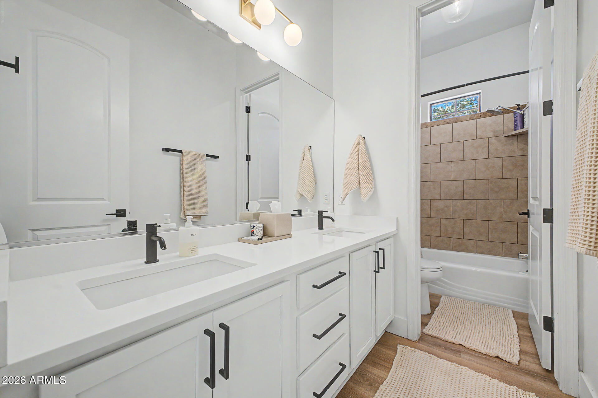 KINGS COURT AT VAL VISTA LAKES - Residential