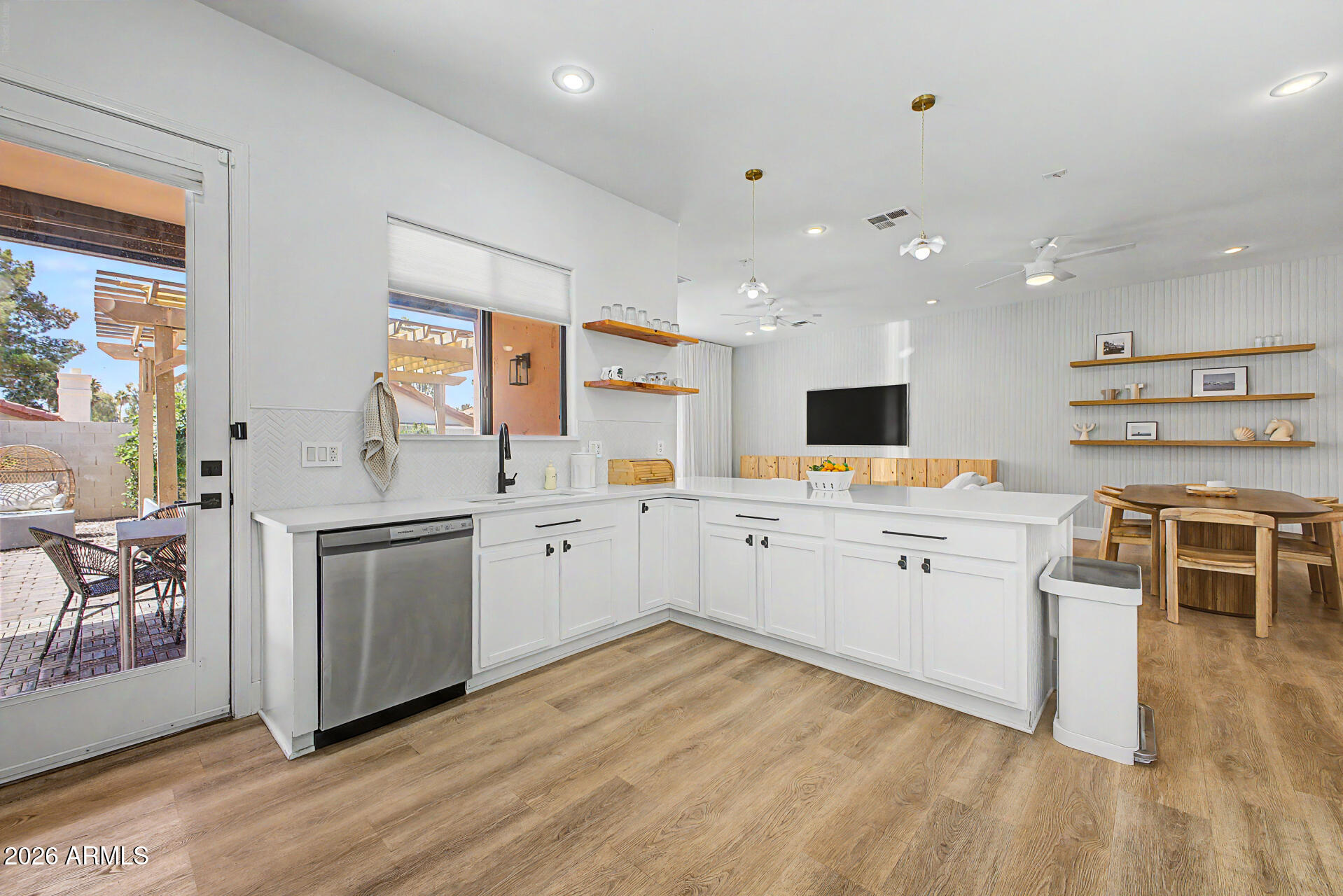 KINGS COURT AT VAL VISTA LAKES - Residential