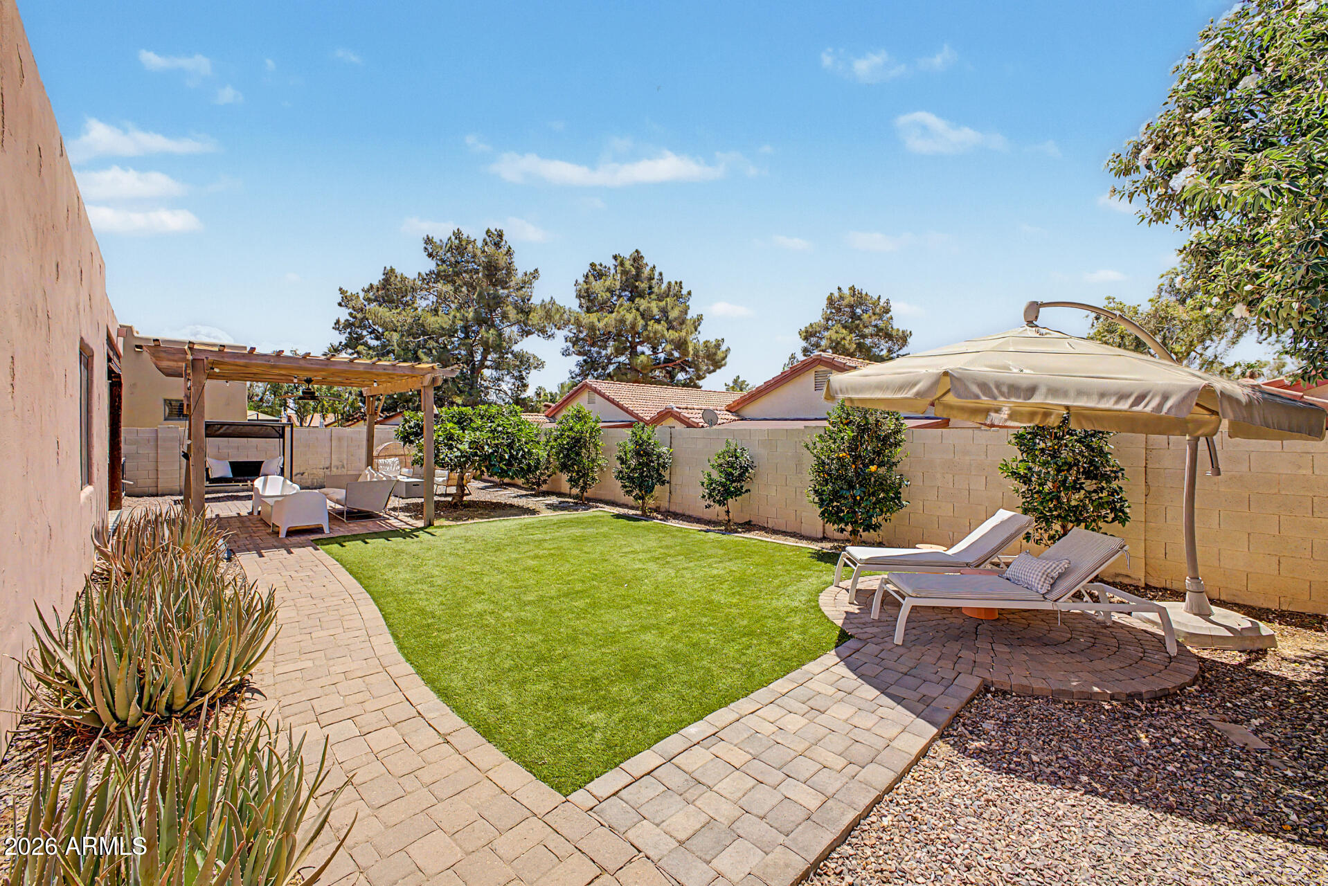 KINGS COURT AT VAL VISTA LAKES - Residential