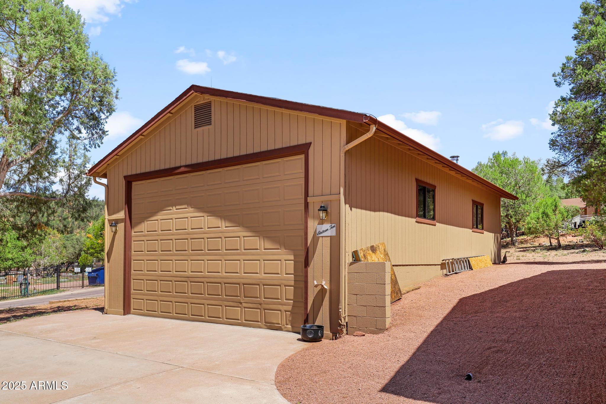 1610 W MESA Drive