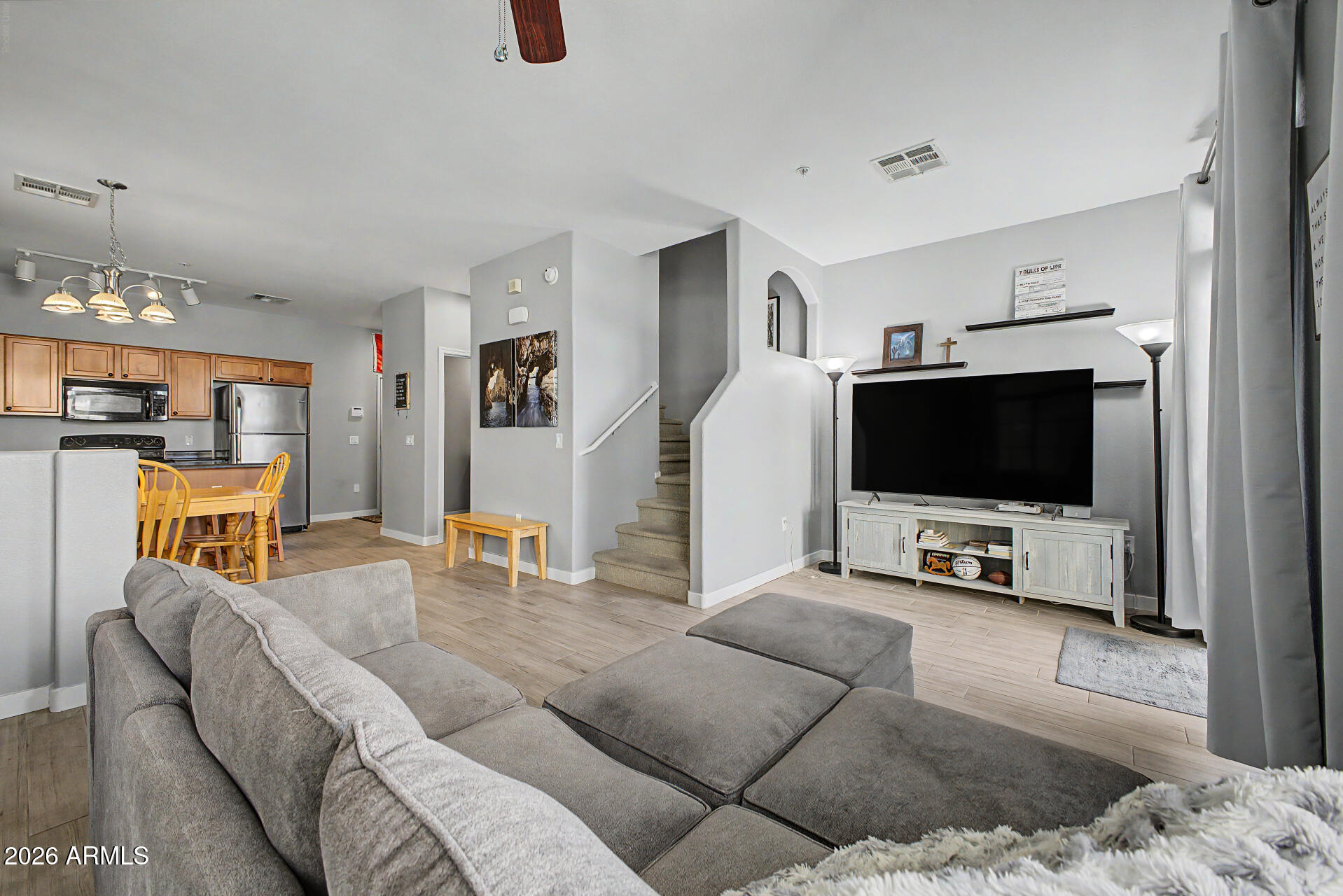 2727 N PRICE Road 42