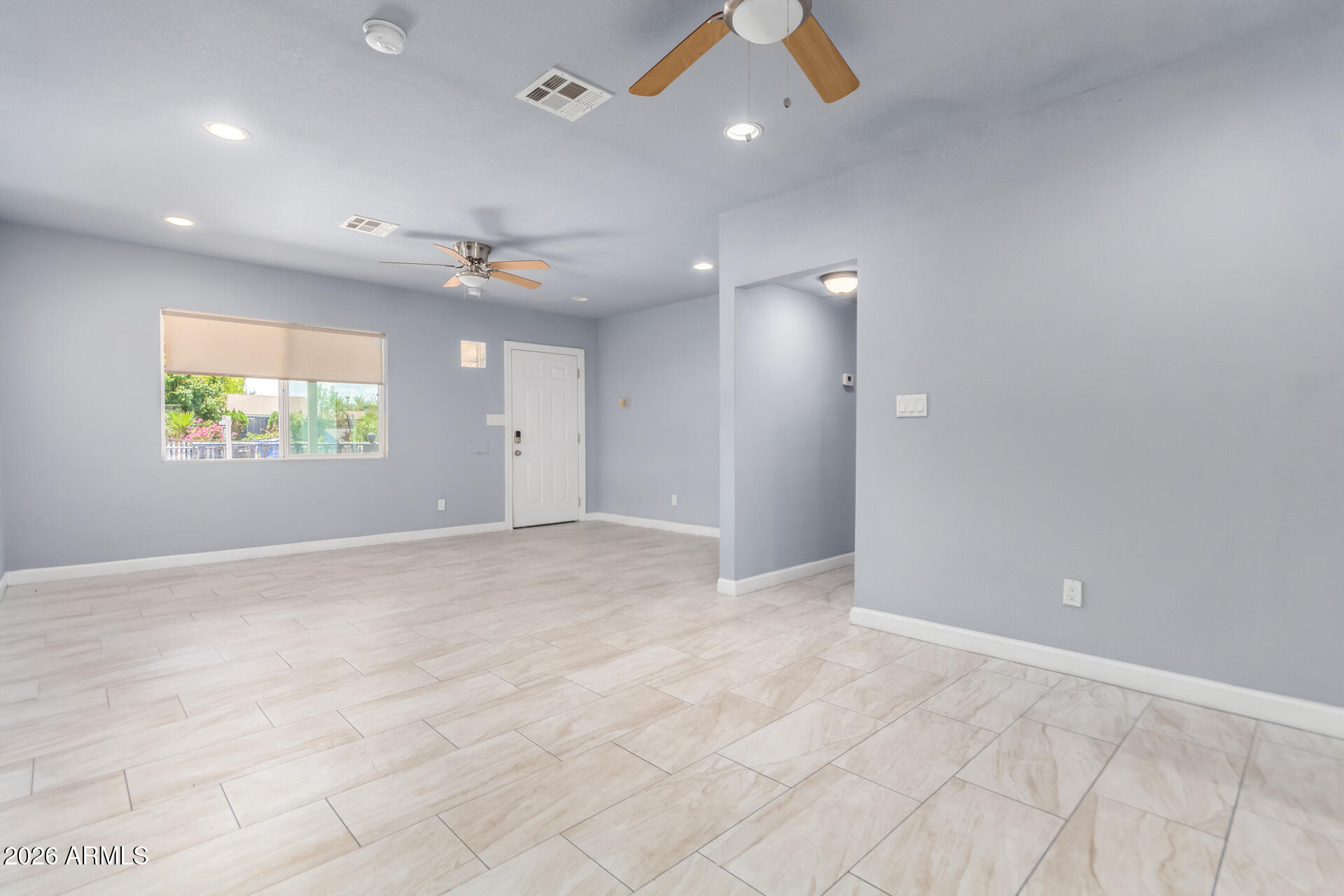 1636 E WHITTON Avenue